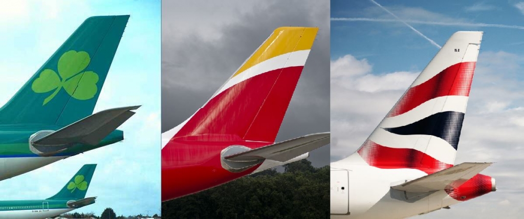 飛行機が空を飛んでいる飛行船の絵