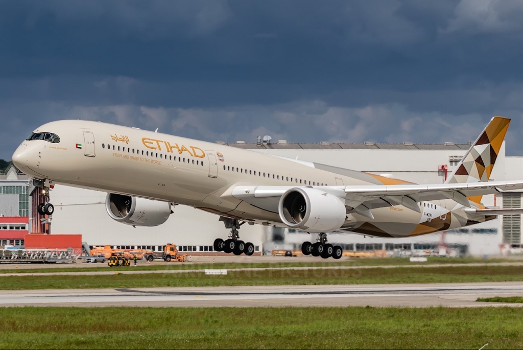 滑走路にいる飛行機