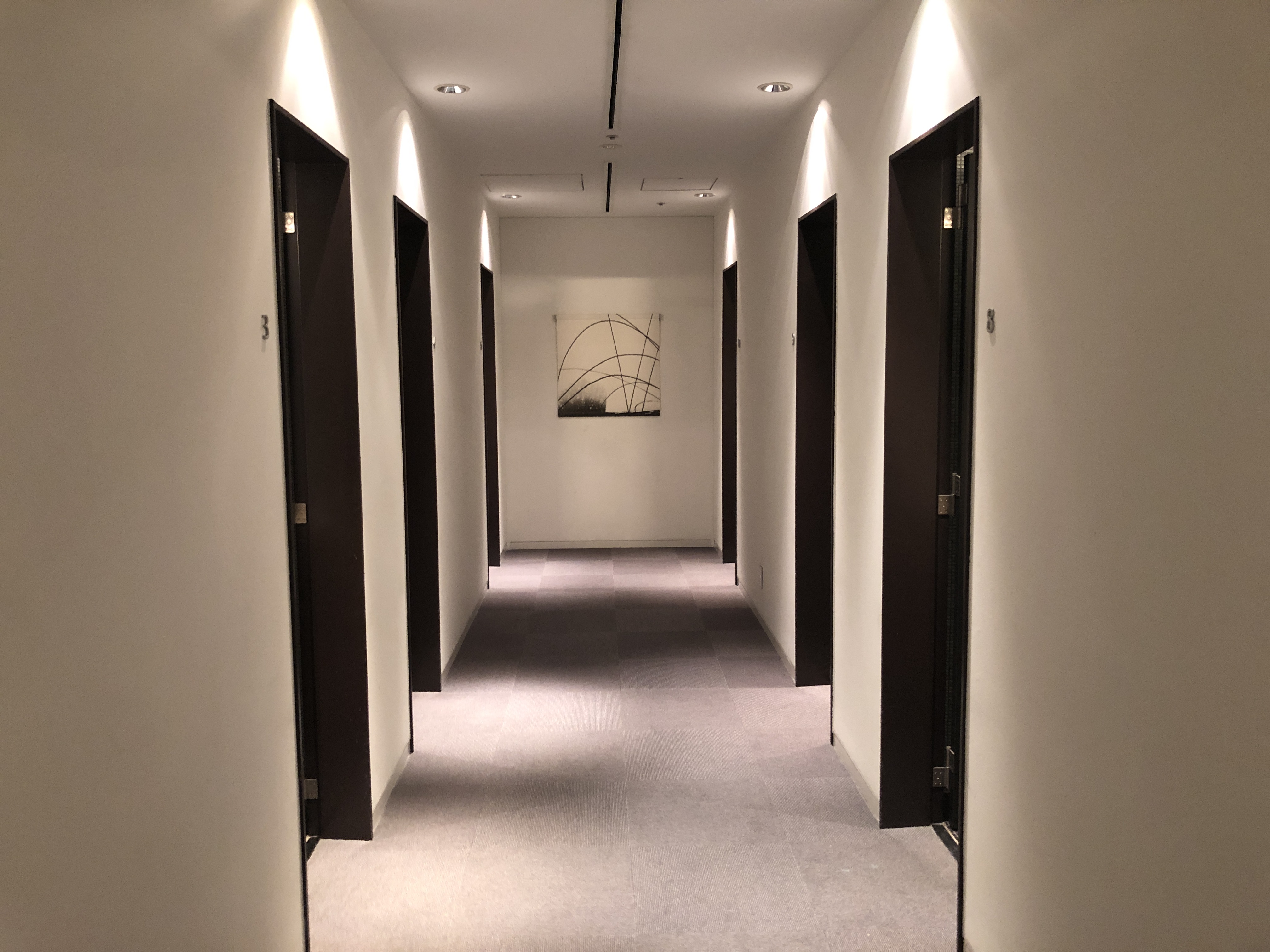 部屋の隅に置かれている