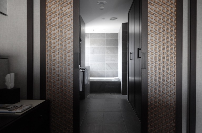 ドアの横のシャワールーム