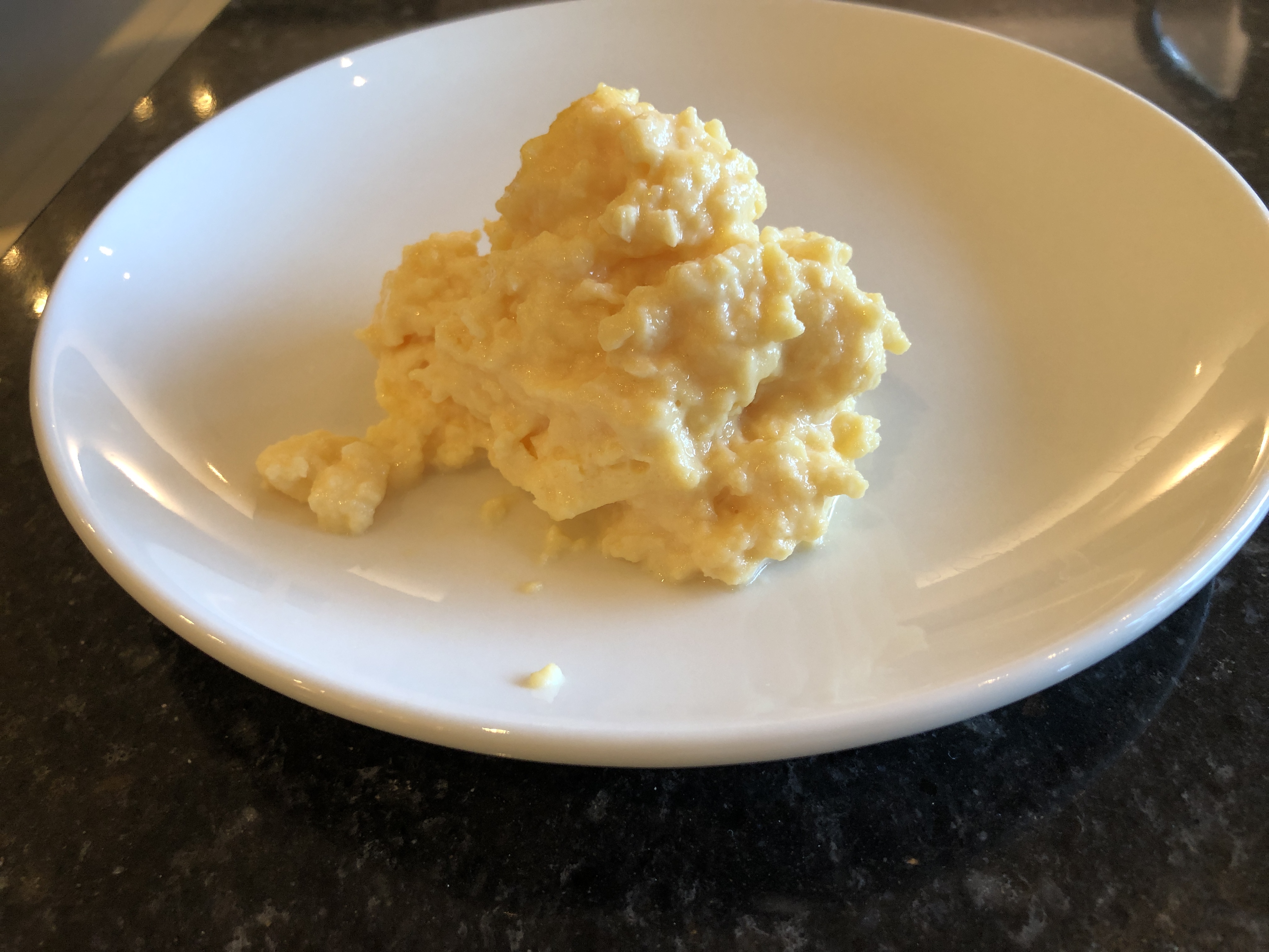 皿の上の食べ物