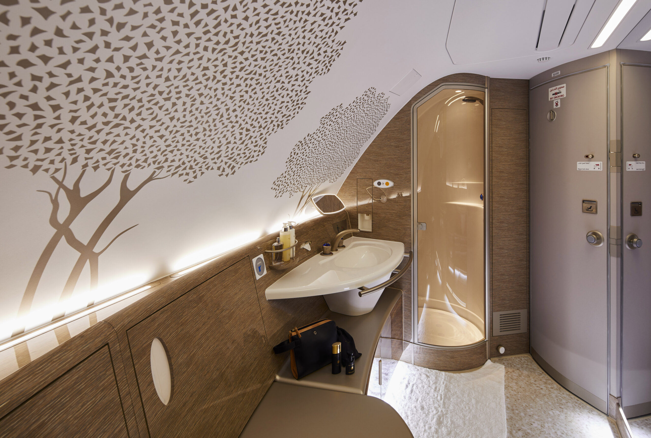 エミレーツ航空(EK)がエアバス A380機材の座席を一新