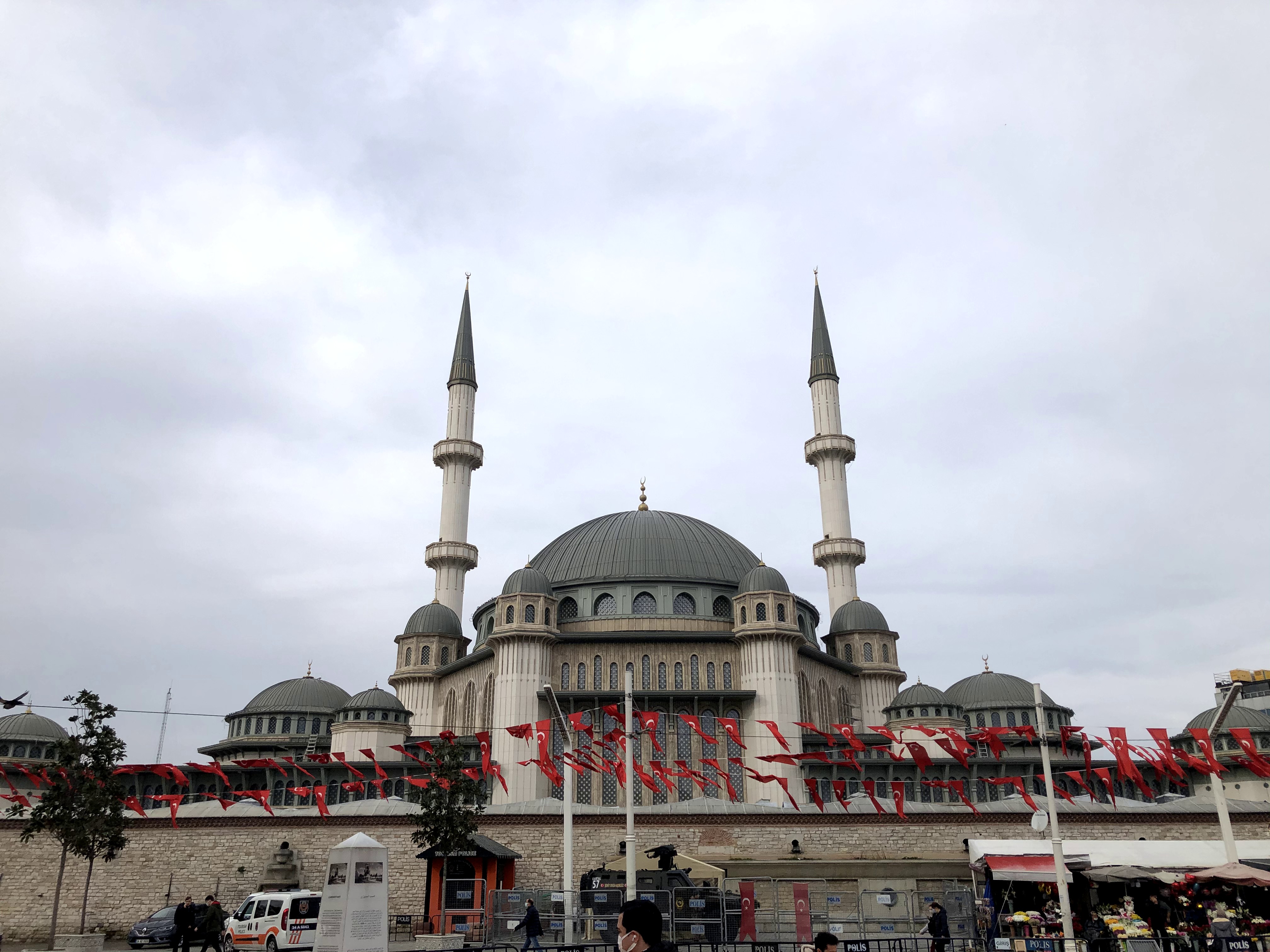 イスタンブール市内を移動するのに便利なタクシーアプリ「BiTaksi」の使い方