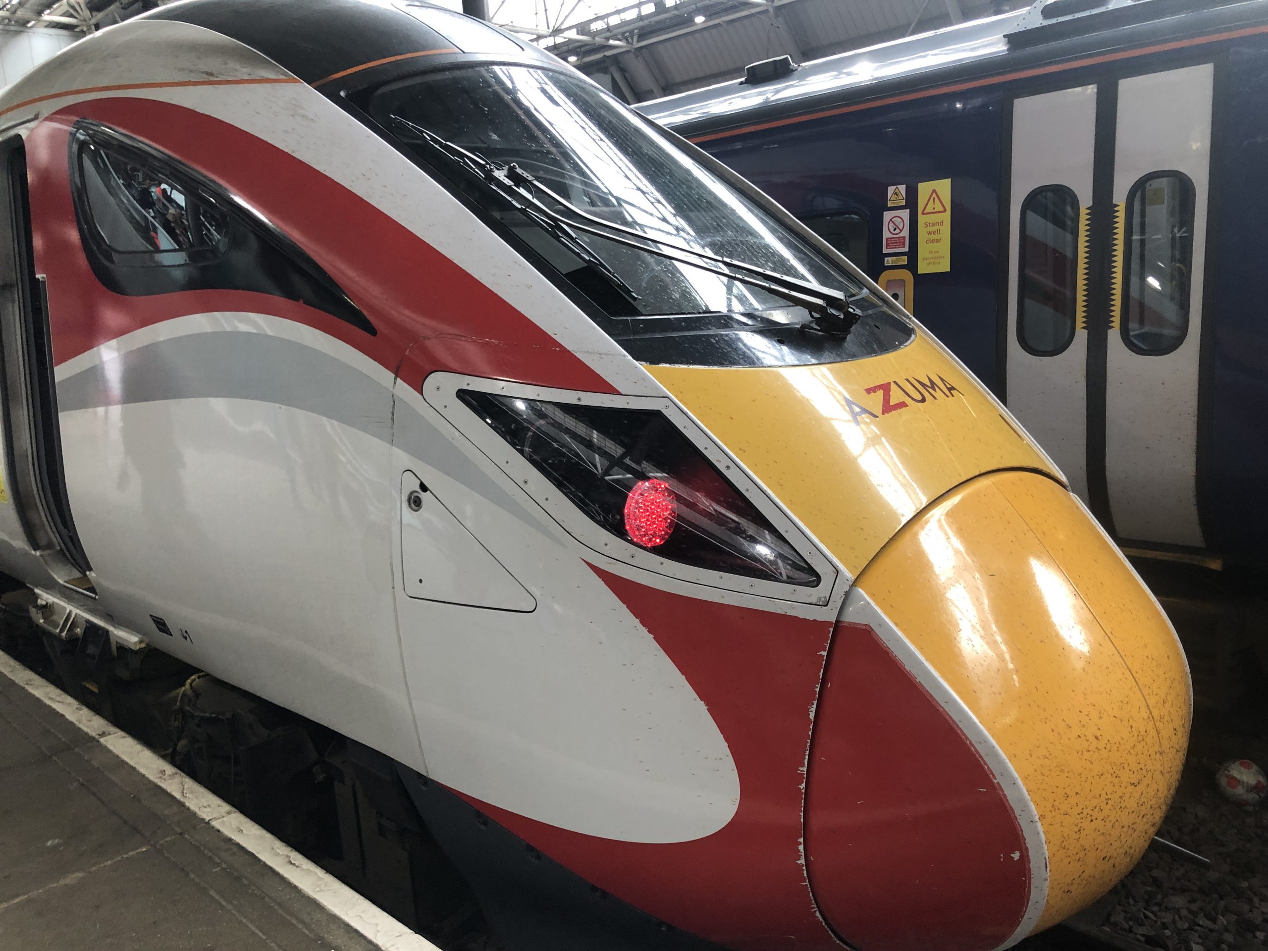First Class Review : ロンドン・ノース・イースタン鉄道(LNER) AZUMA(あずま) 一等車(ロンドンキングスクロス – リーズ)