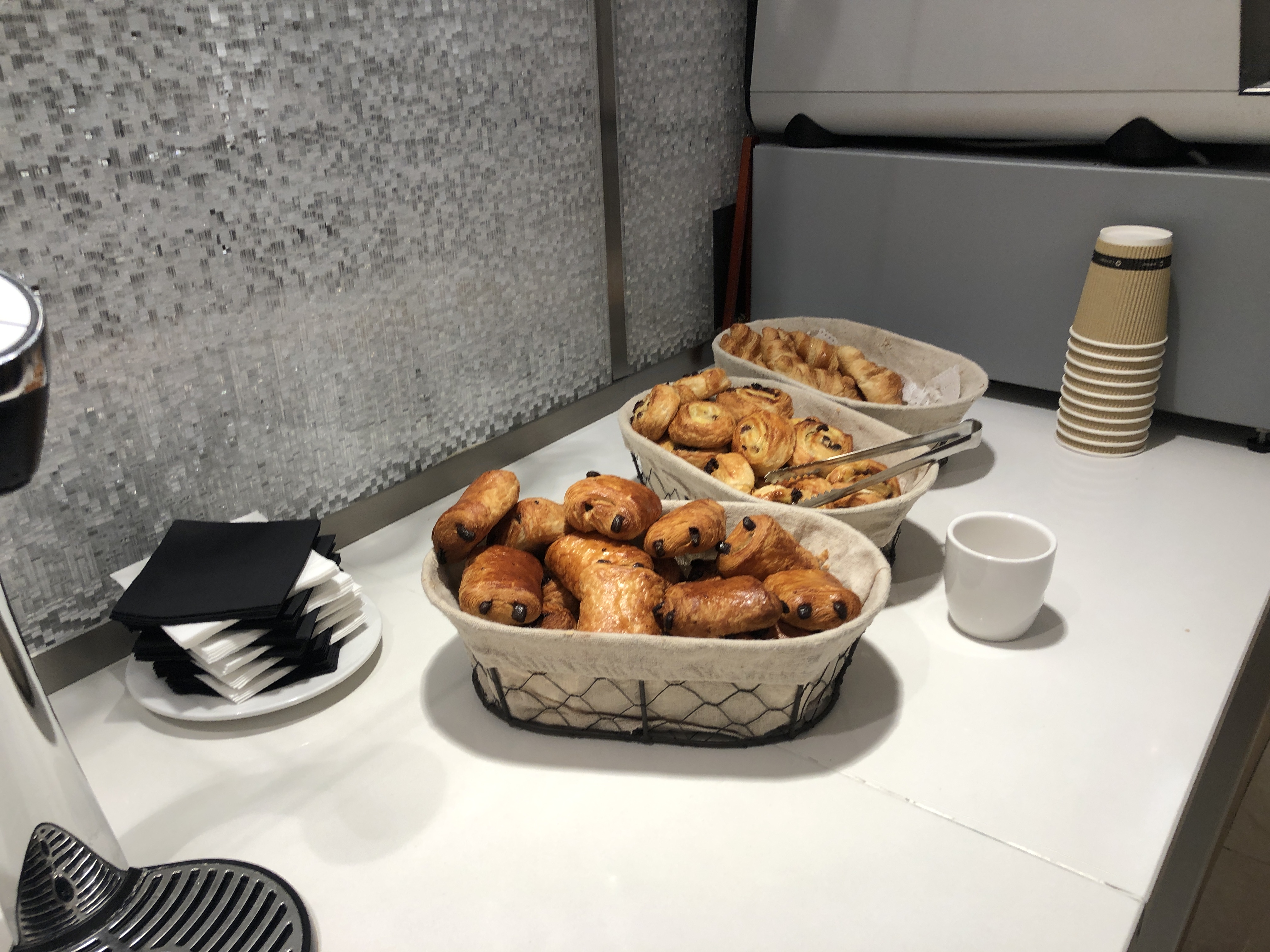 テーブルの上の食べ物