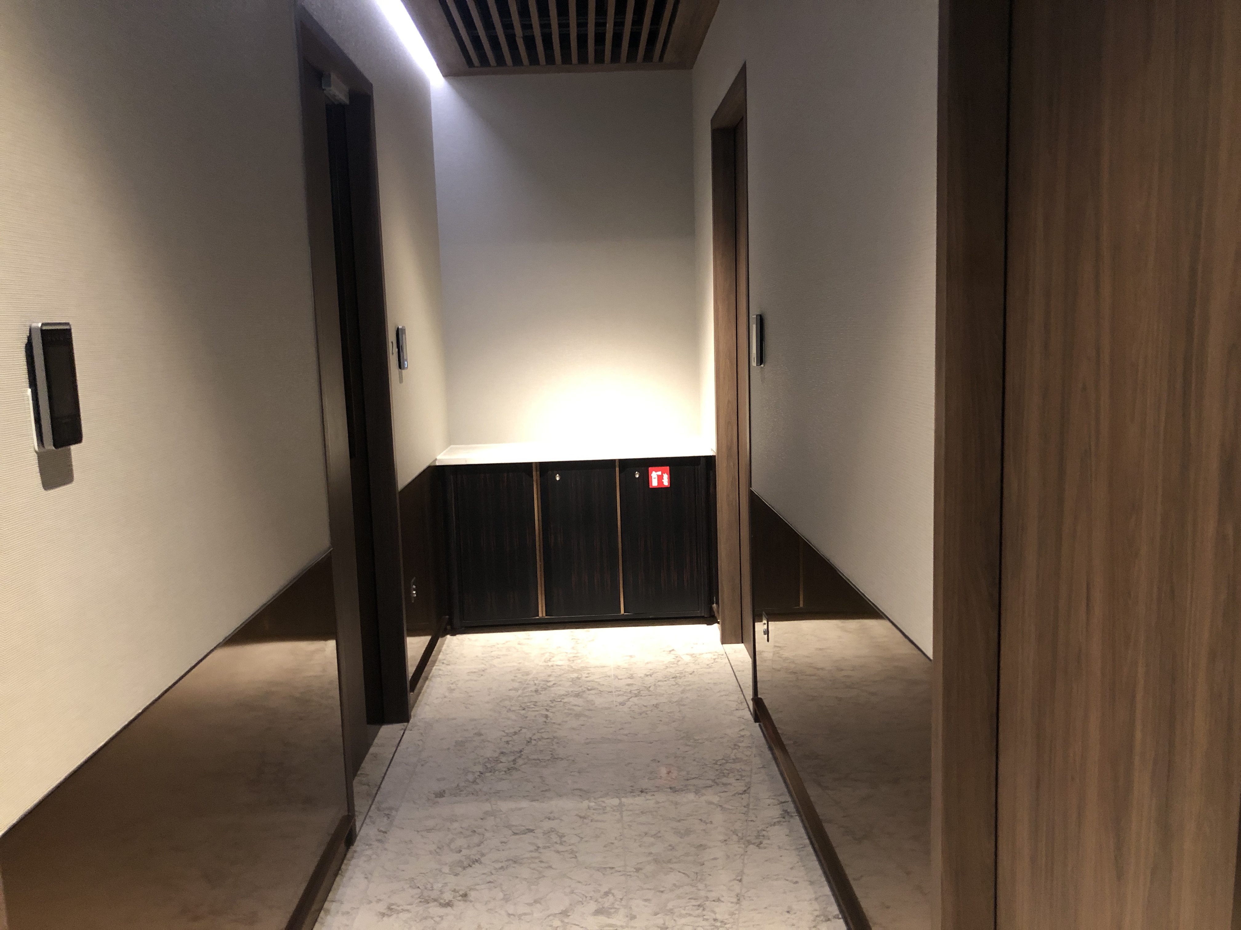 部屋の隅に置かれている