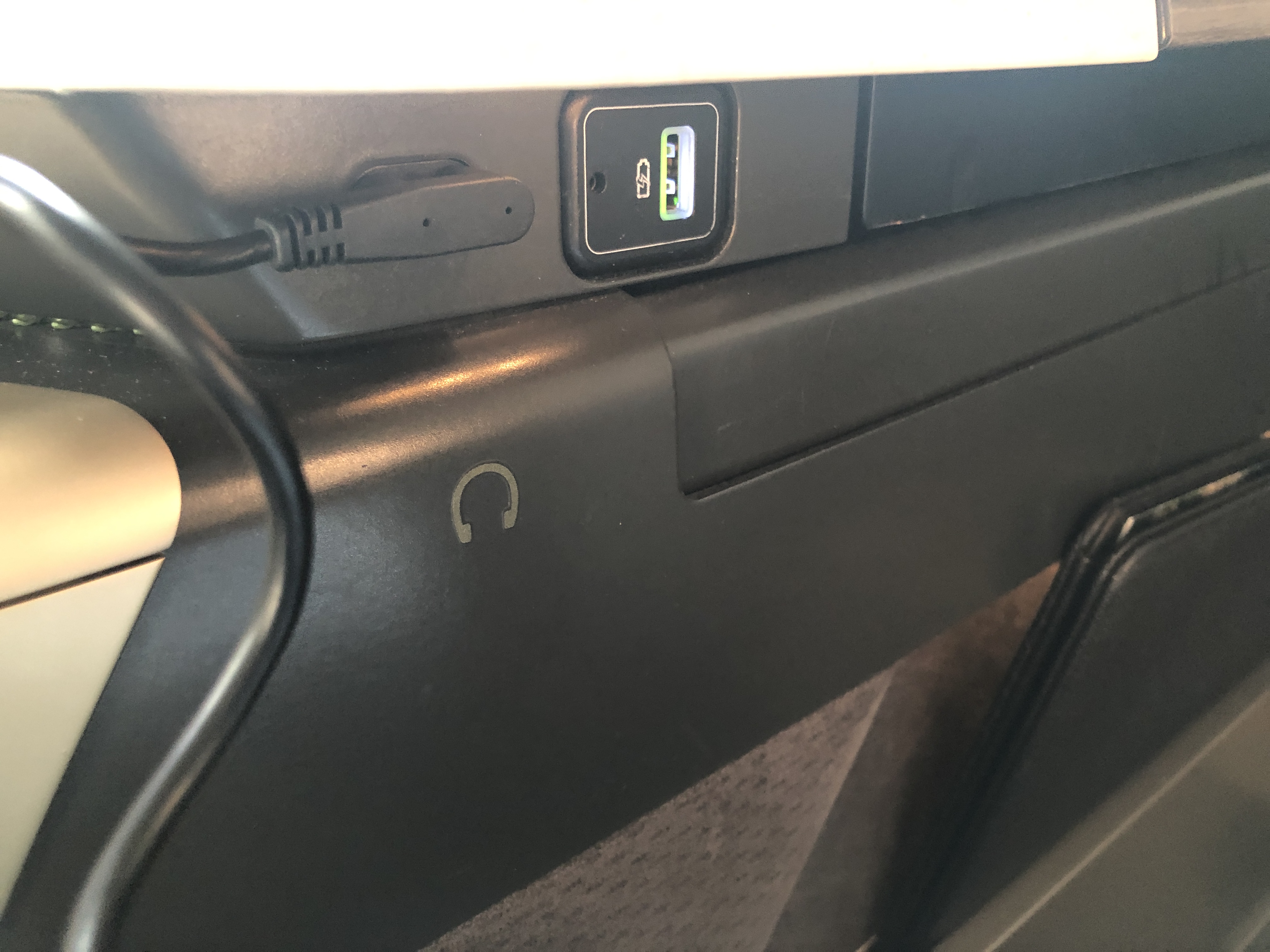 車の運転席