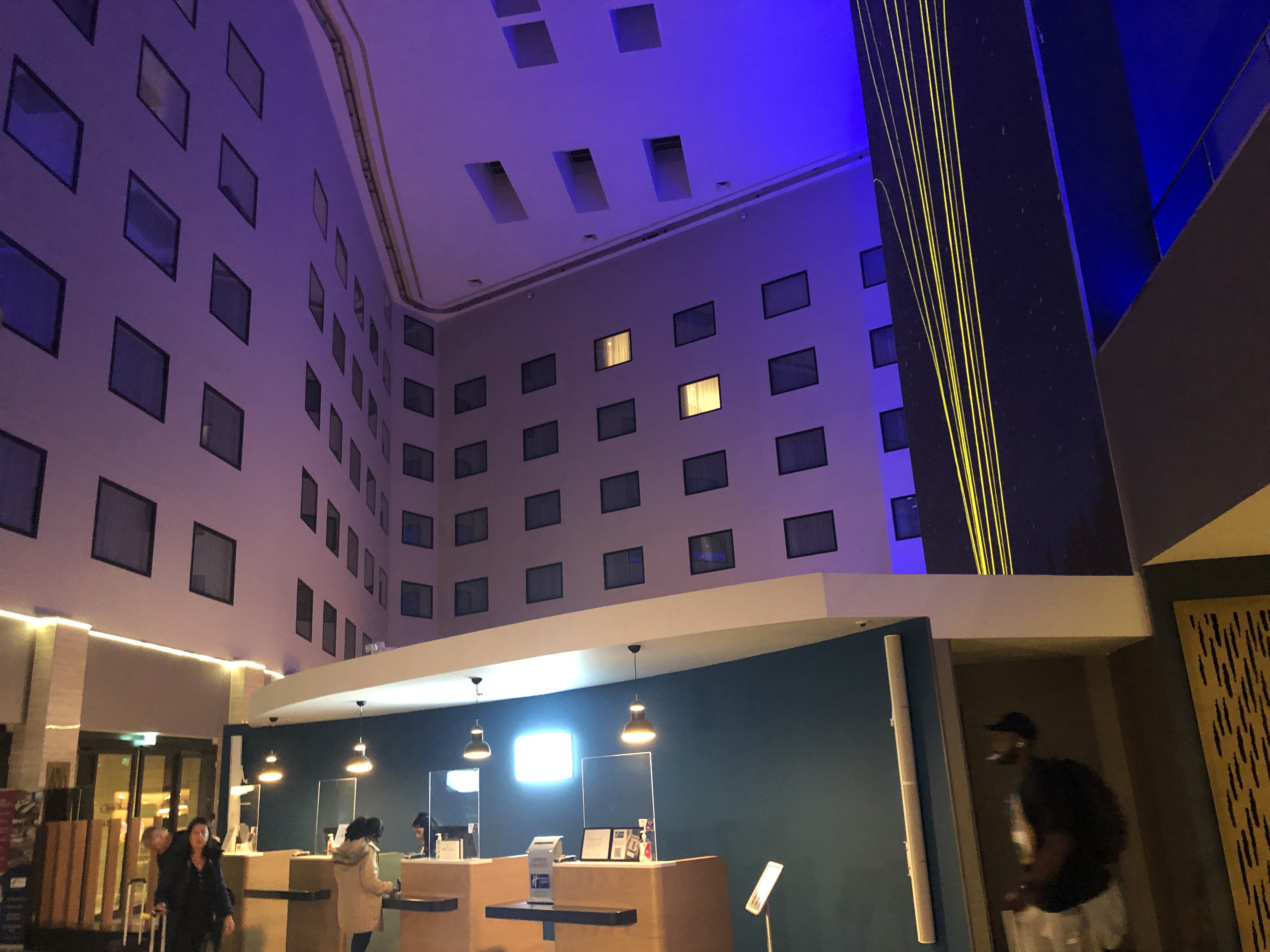 夜の街の風景