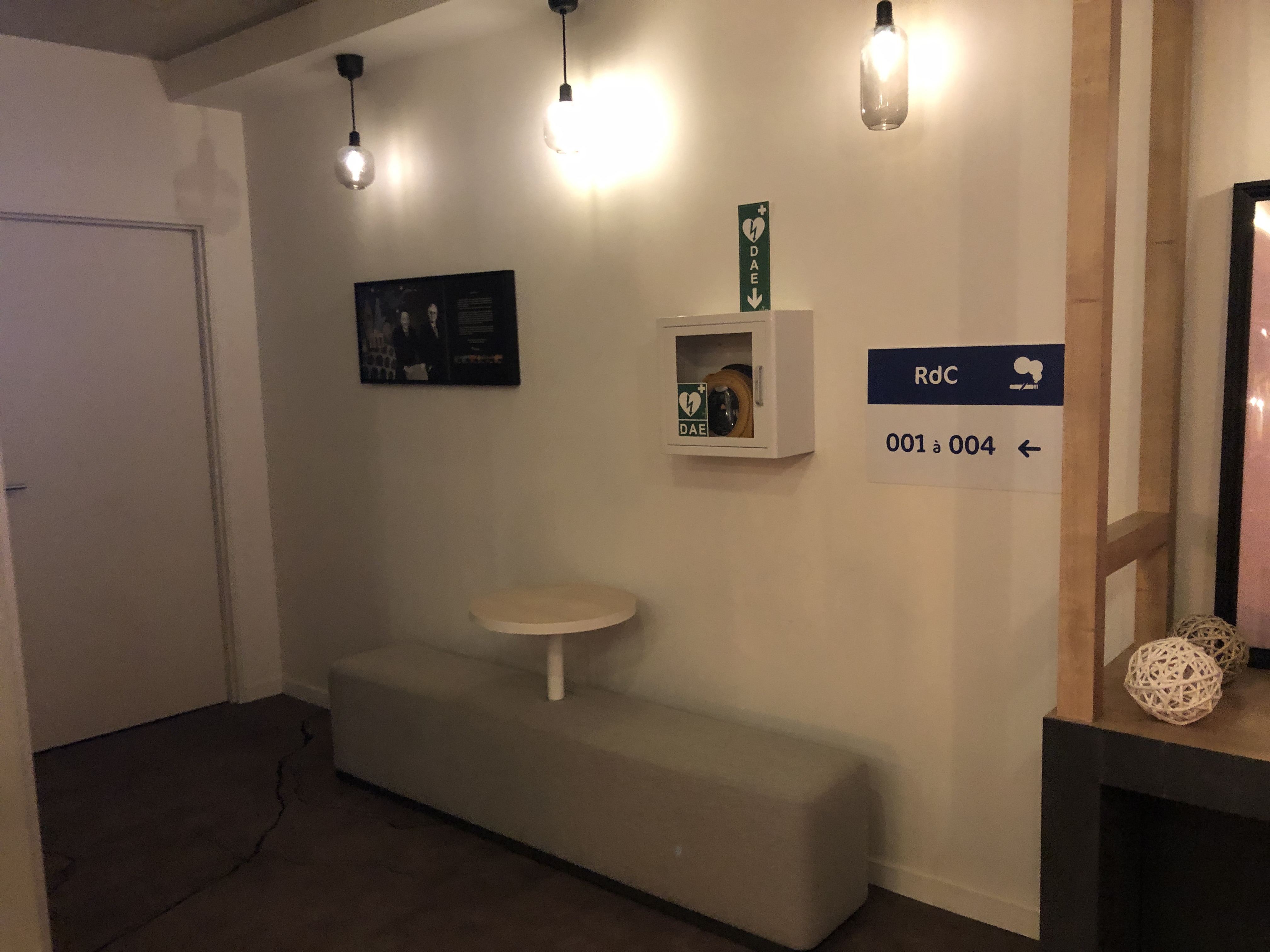 鏡のある部屋