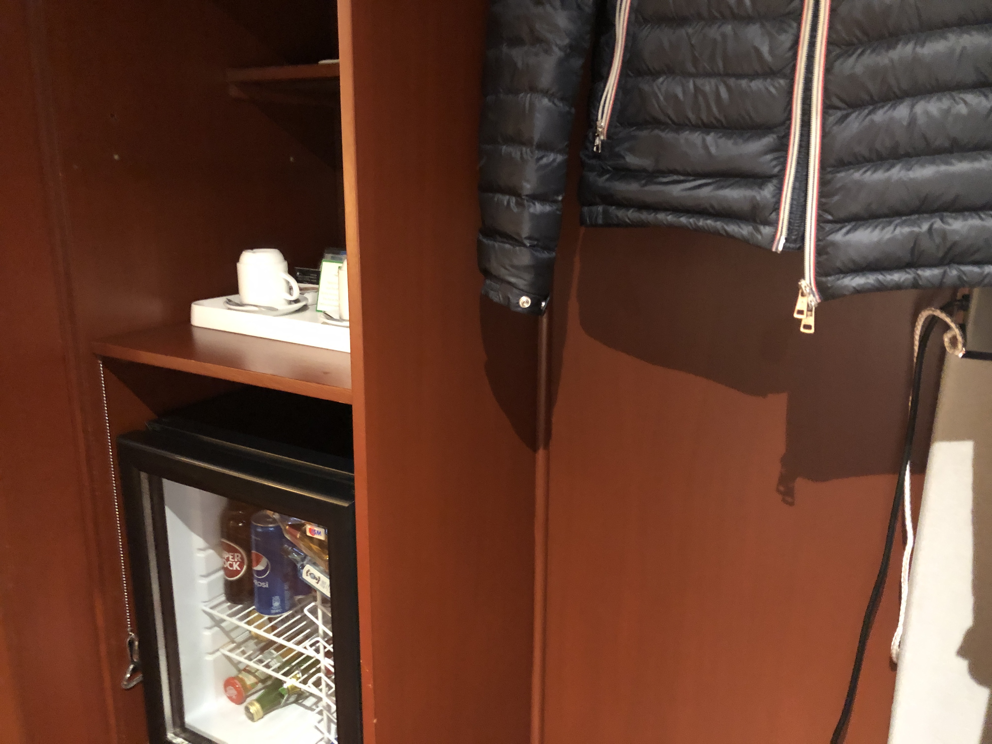 部屋の隅に置かれている