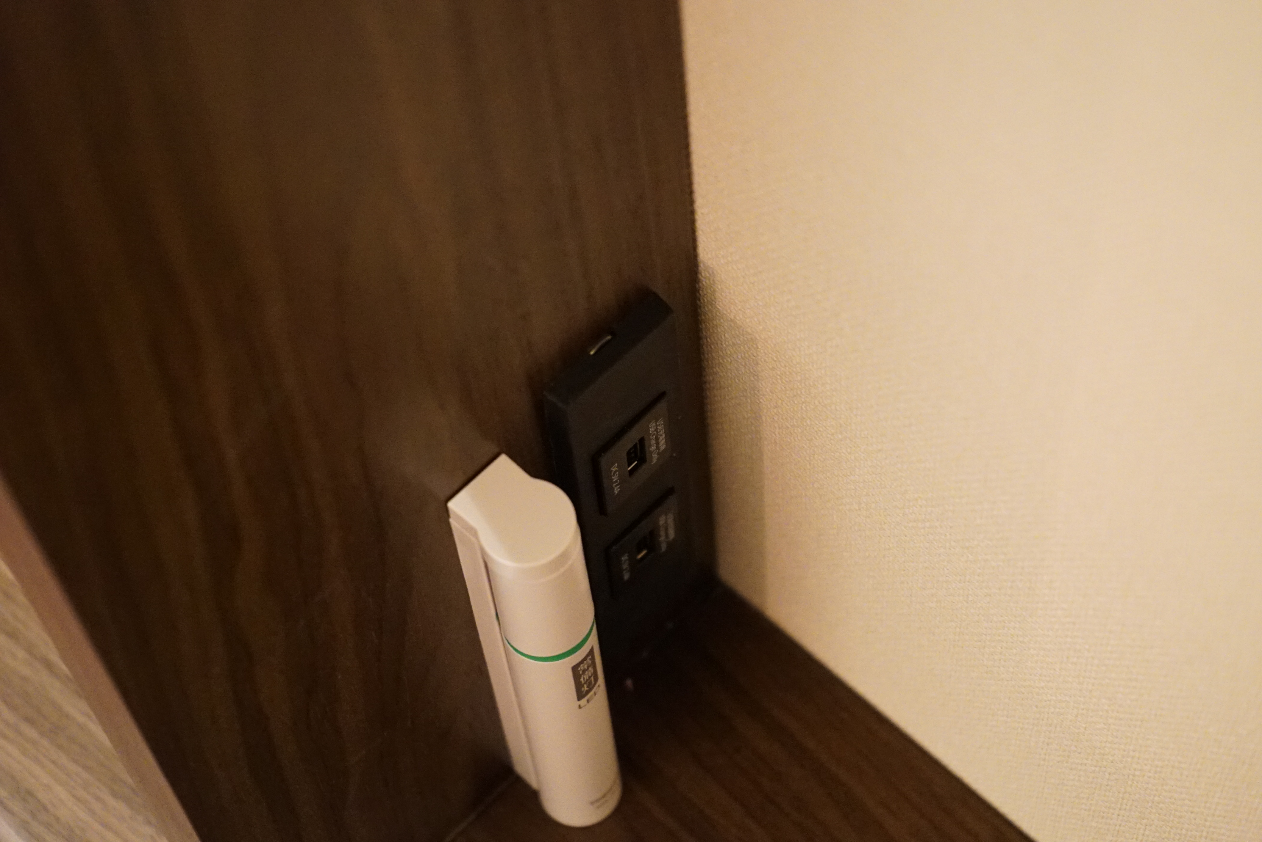 部屋の隅に置かれている