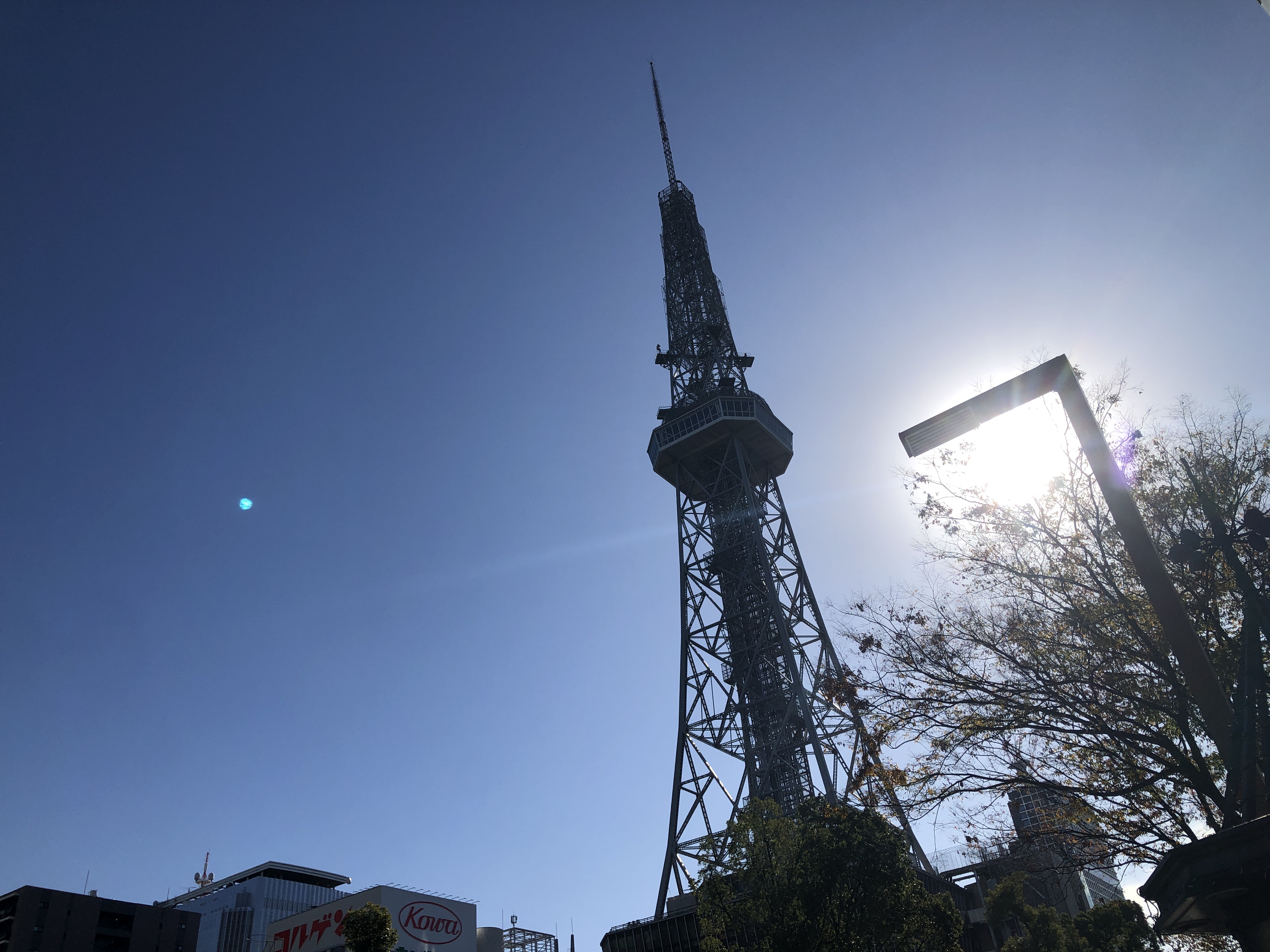 時計台が立っている