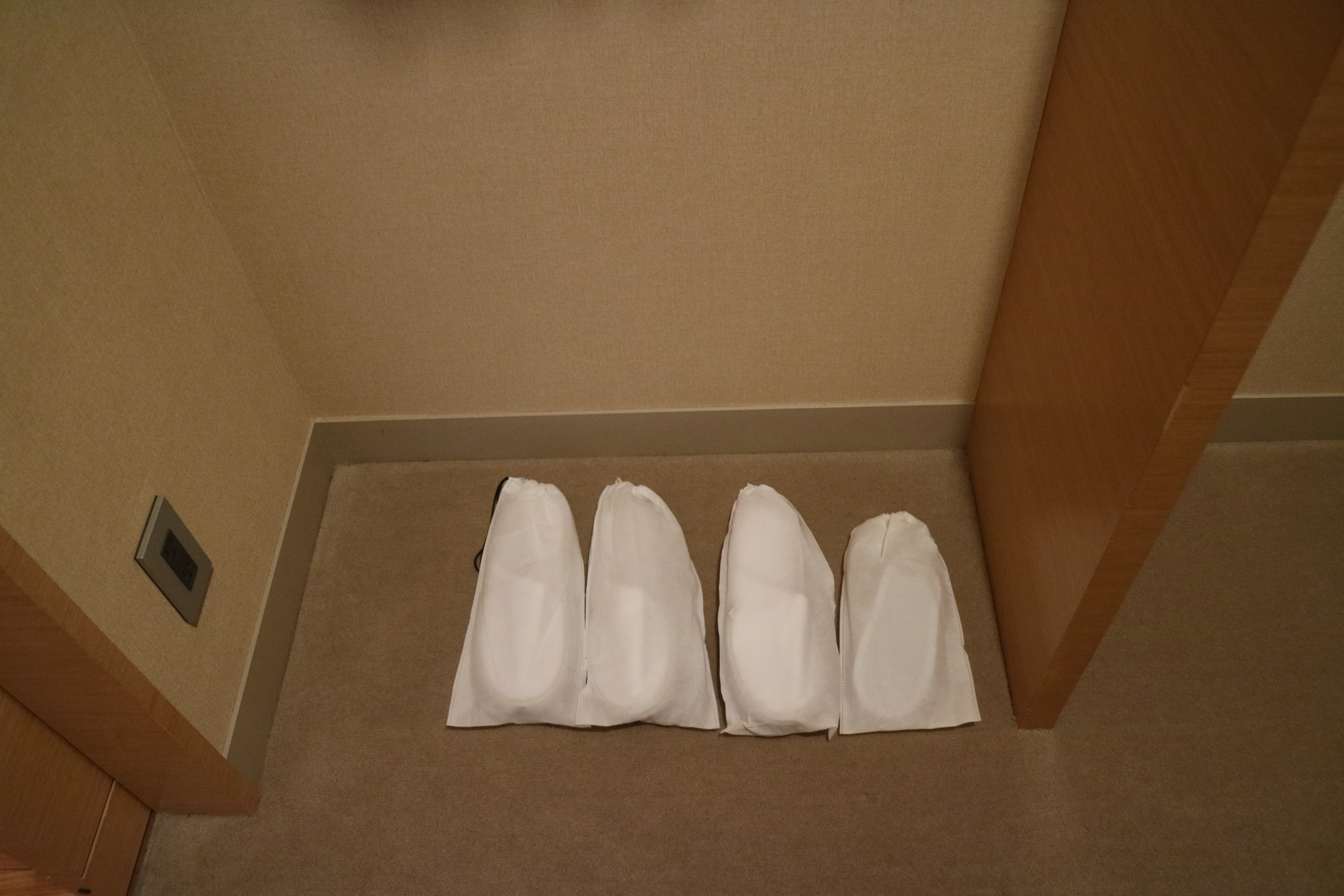 部屋の隅に置かれている