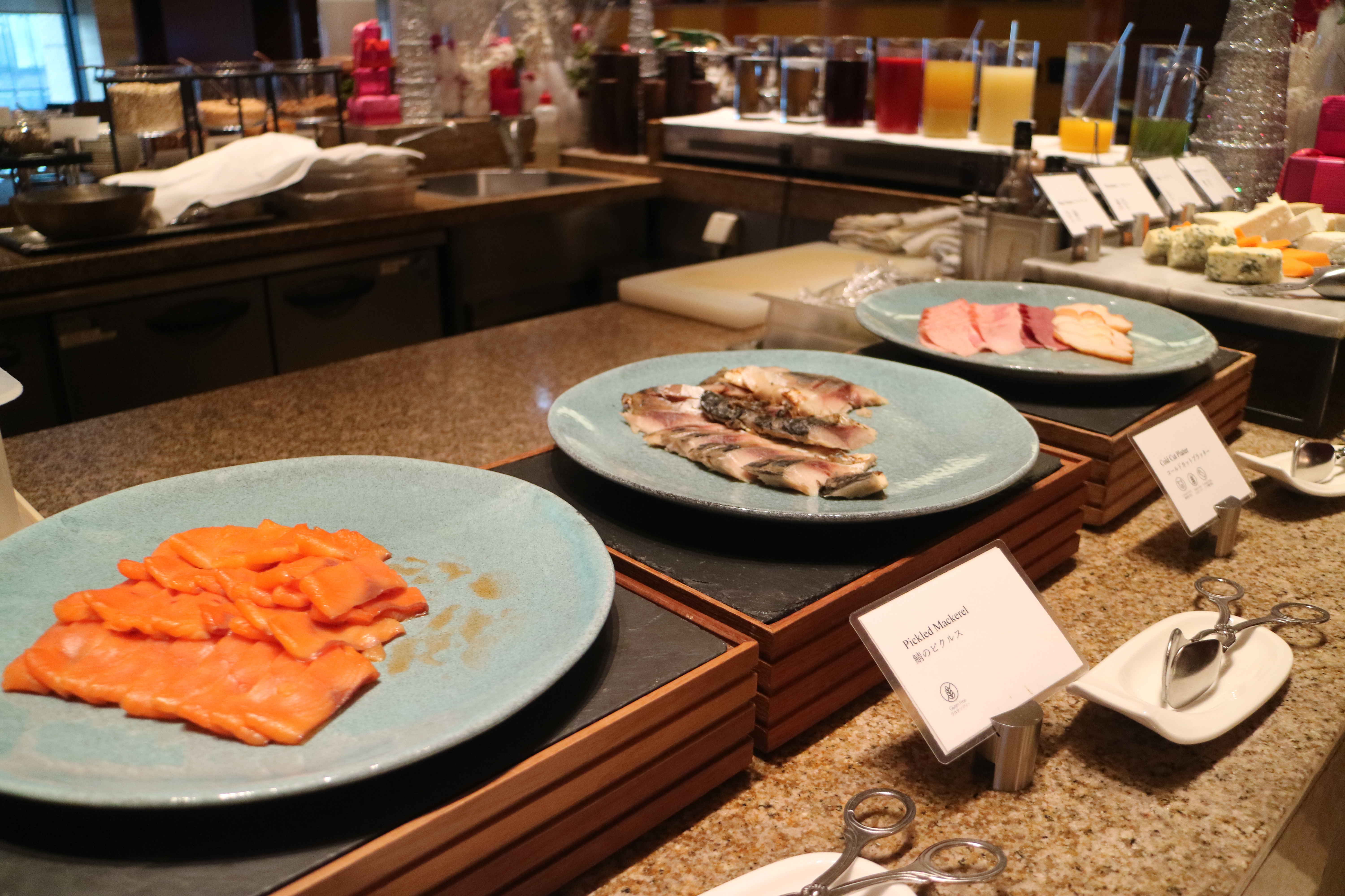 テーブルの上の料理