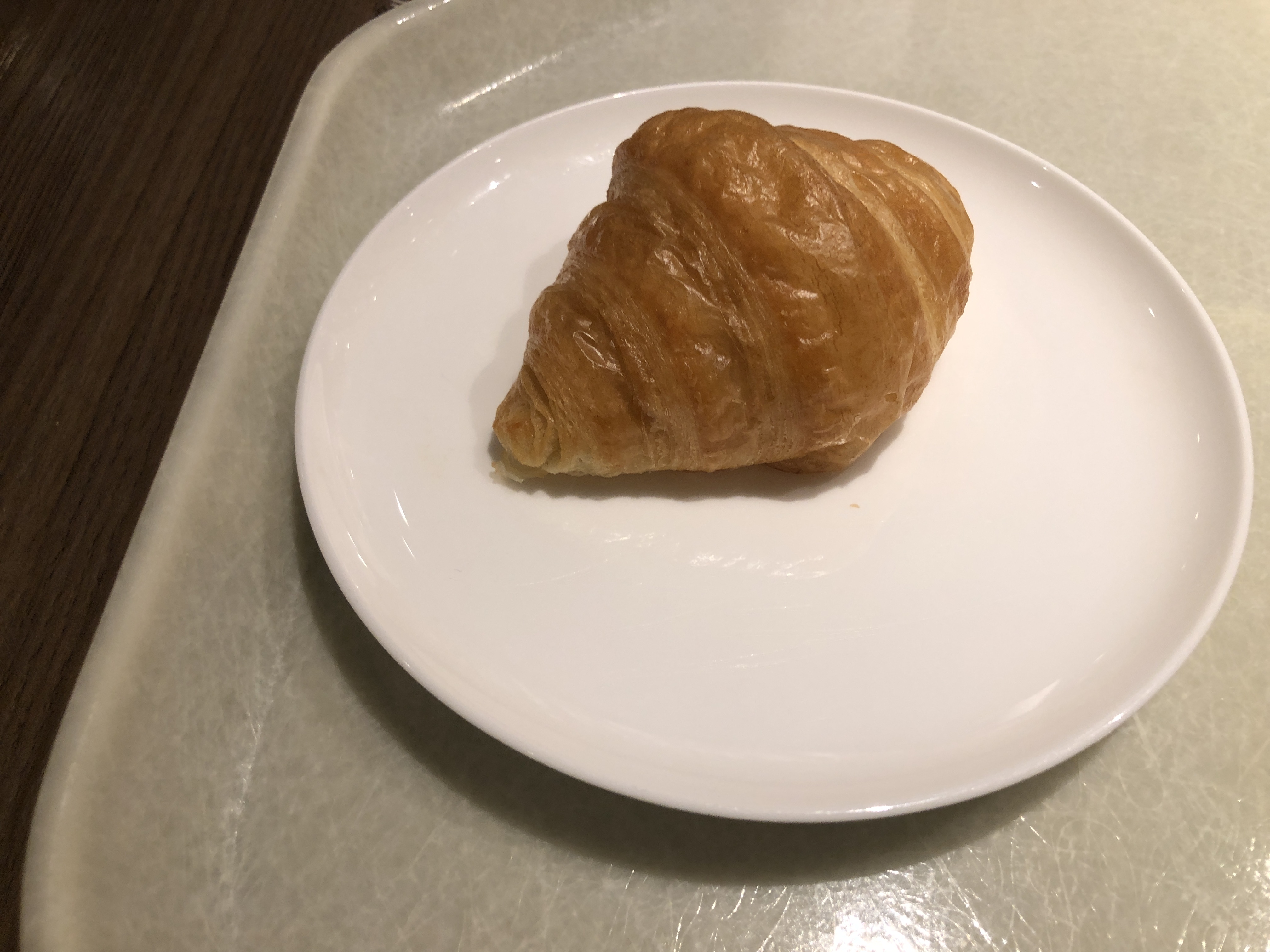 皿の上のパン