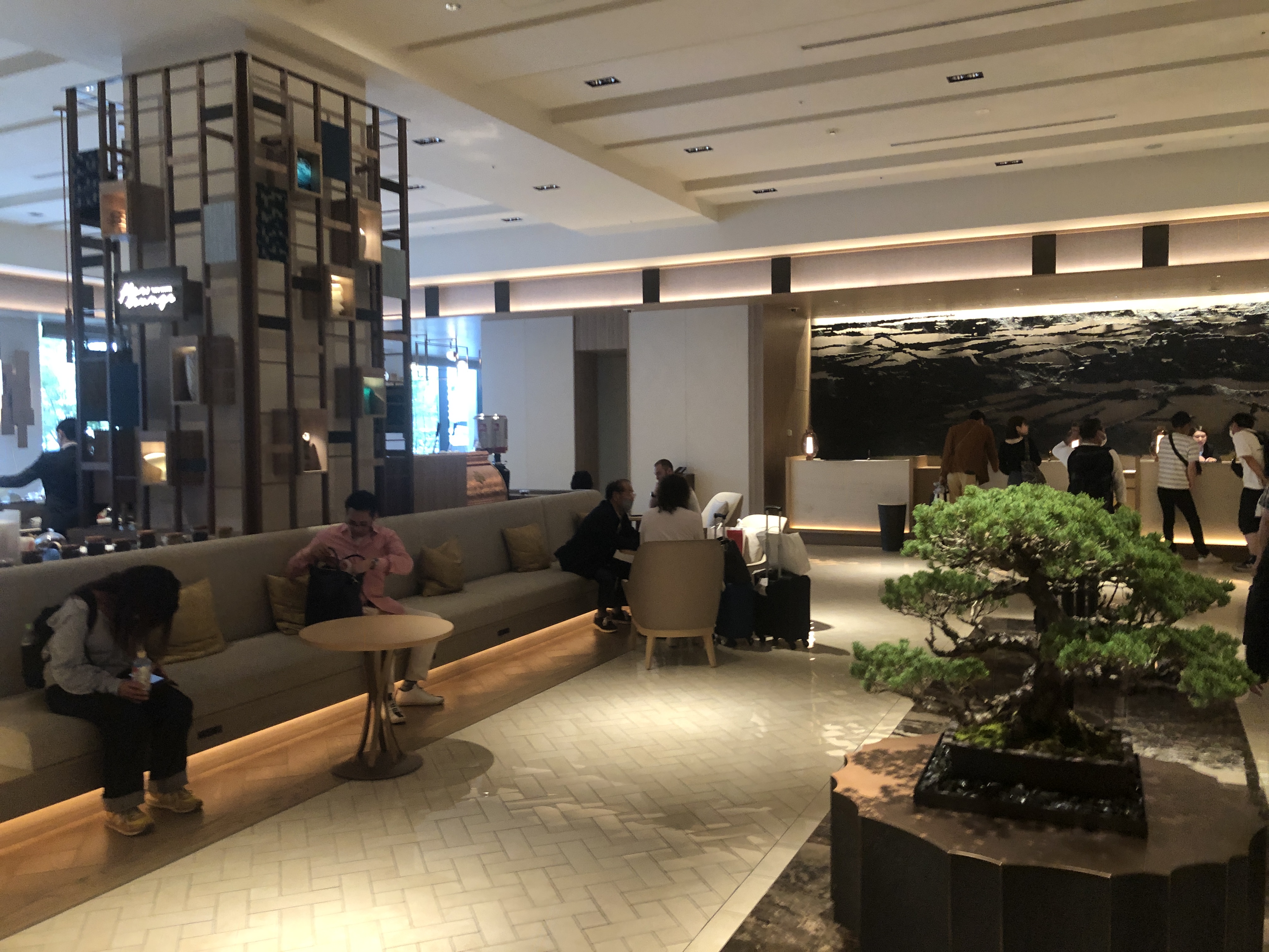 部屋に備えている様々な家具