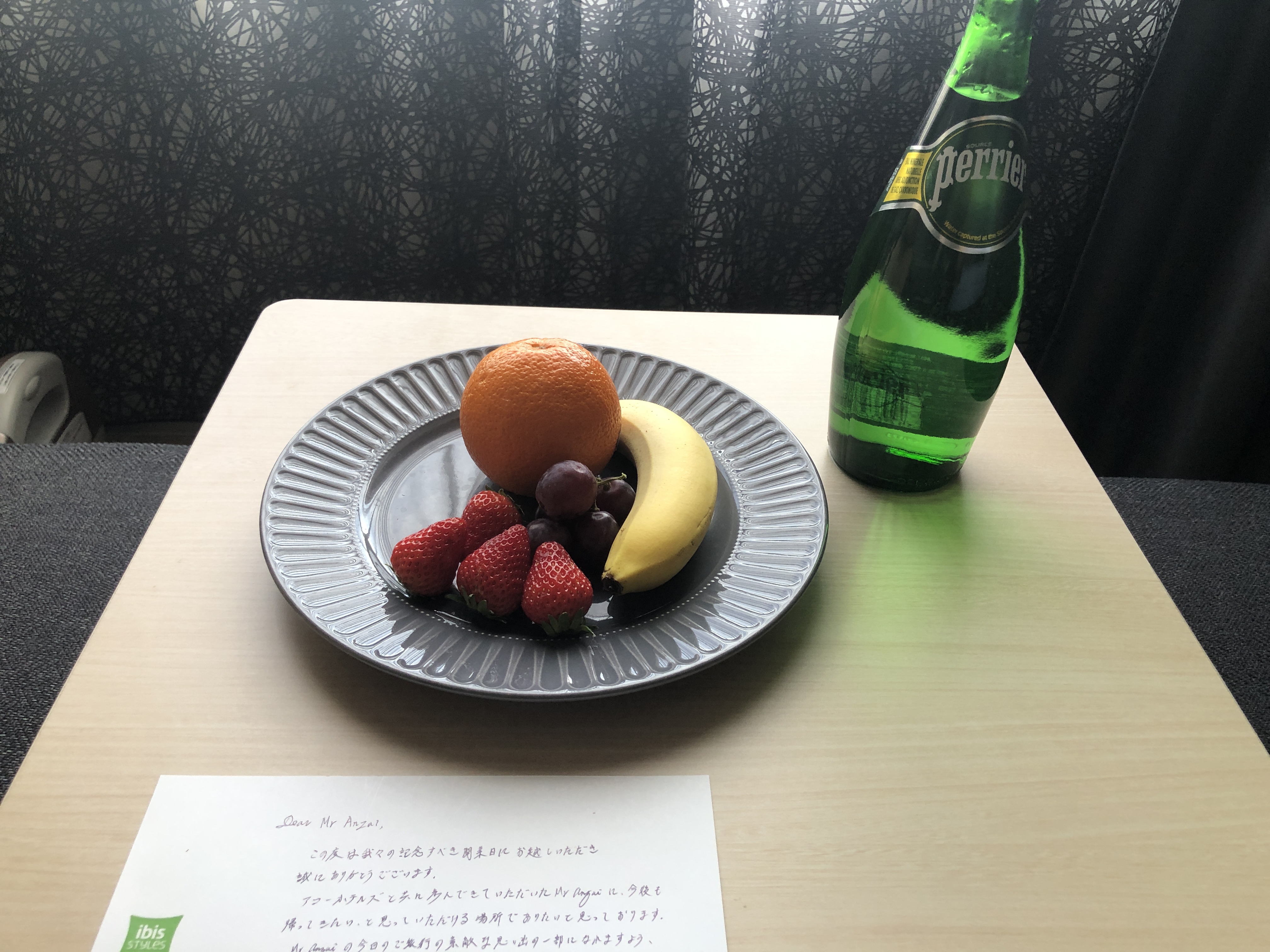 テーブルの上の食べ物
