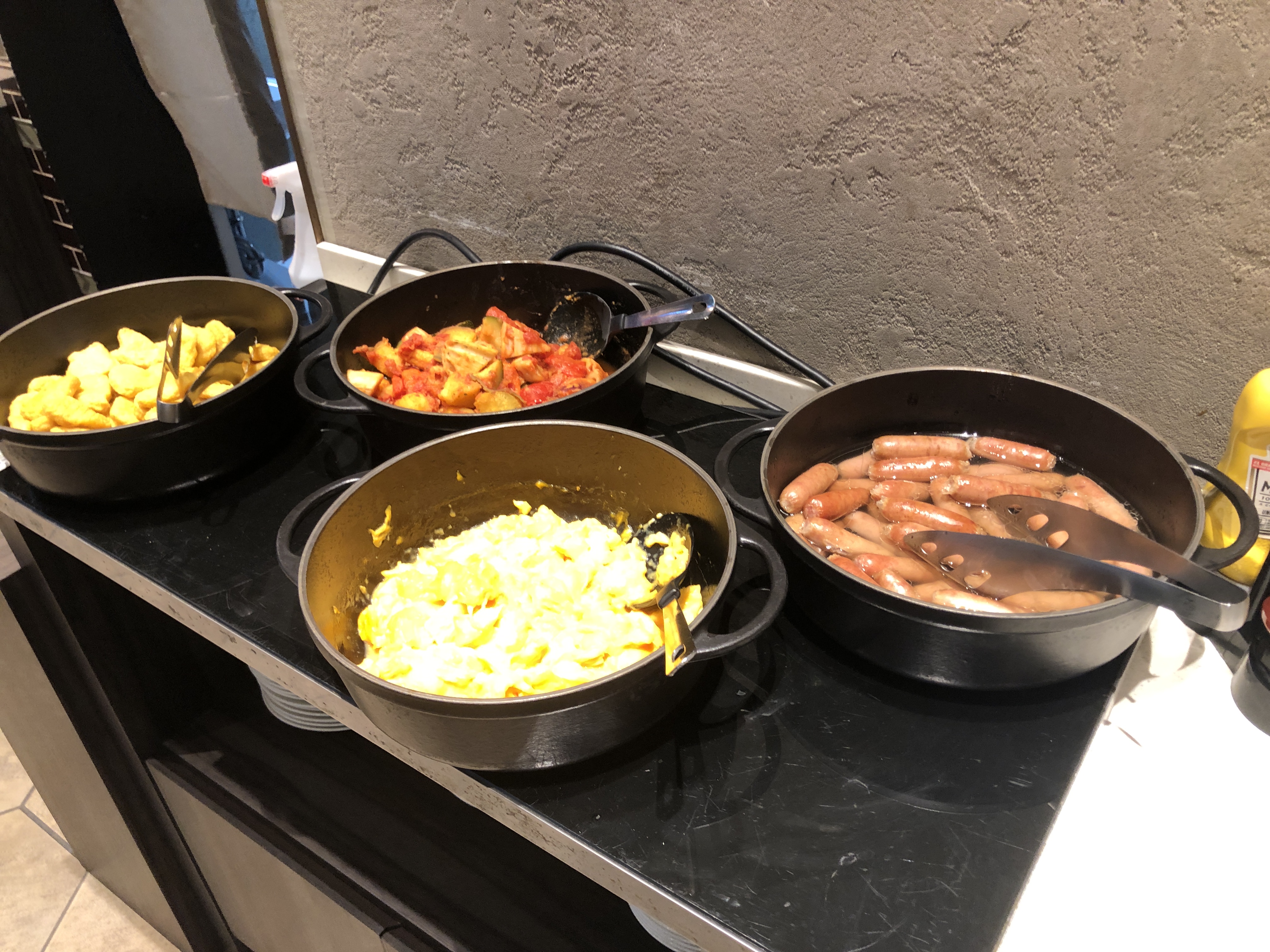 フライパンの中の料理