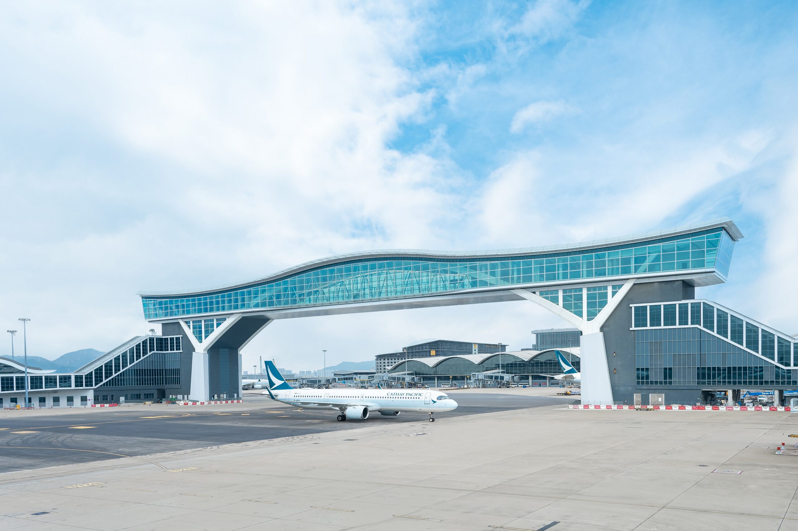 プラザプレミアムが香港空港(HKG)にバーラウンジを開設