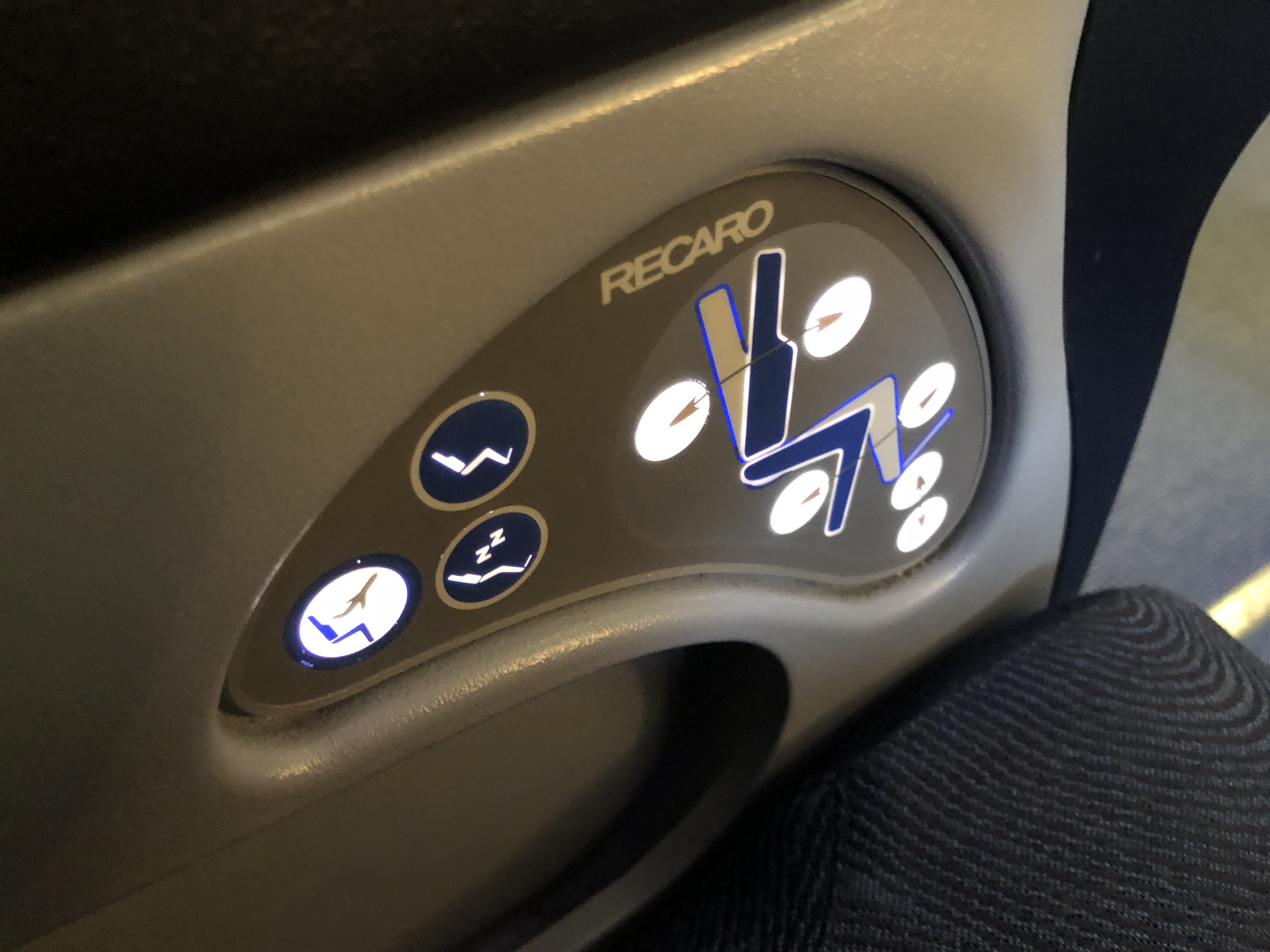 車のハンドル