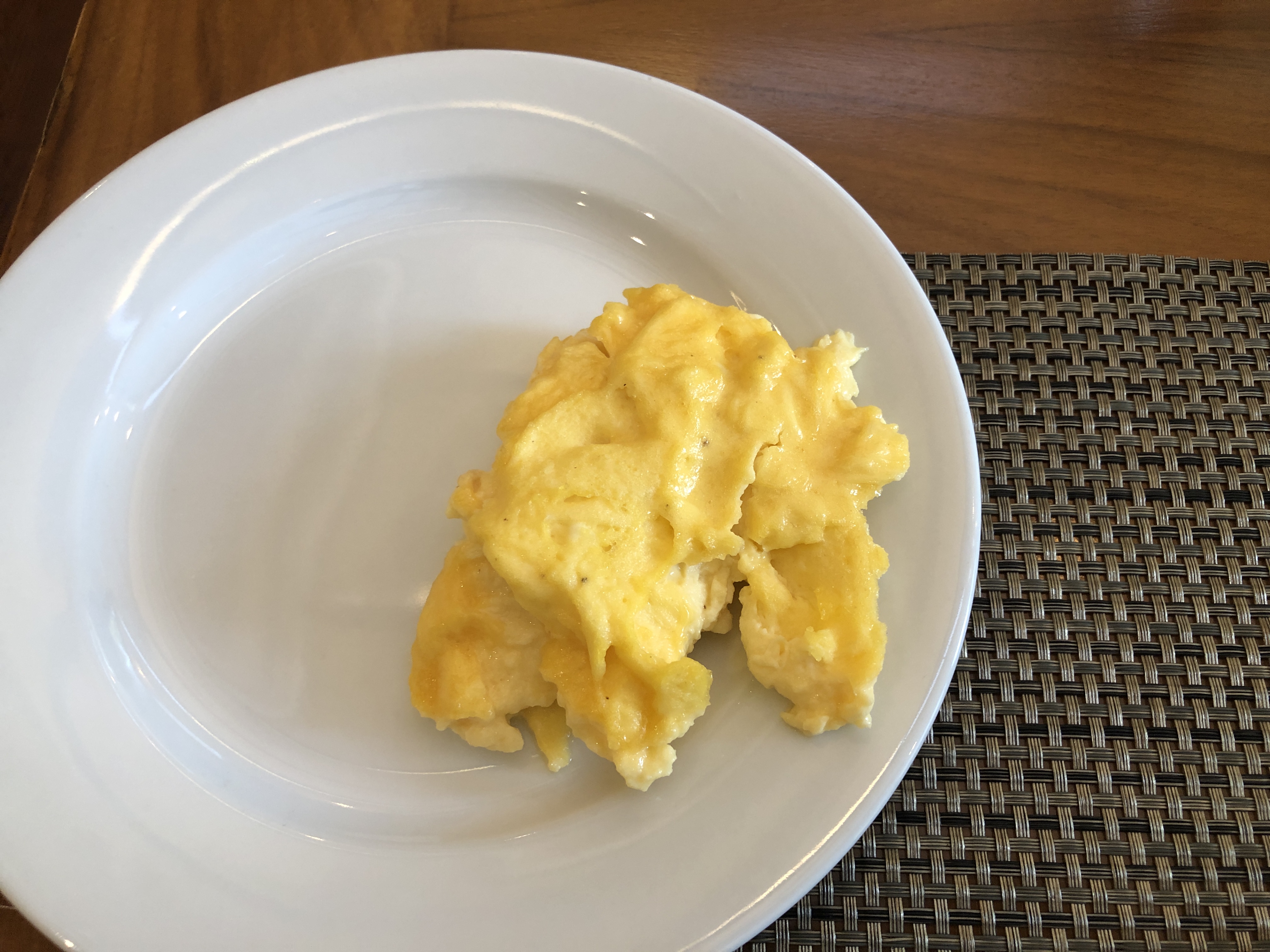 皿の上の食べ物