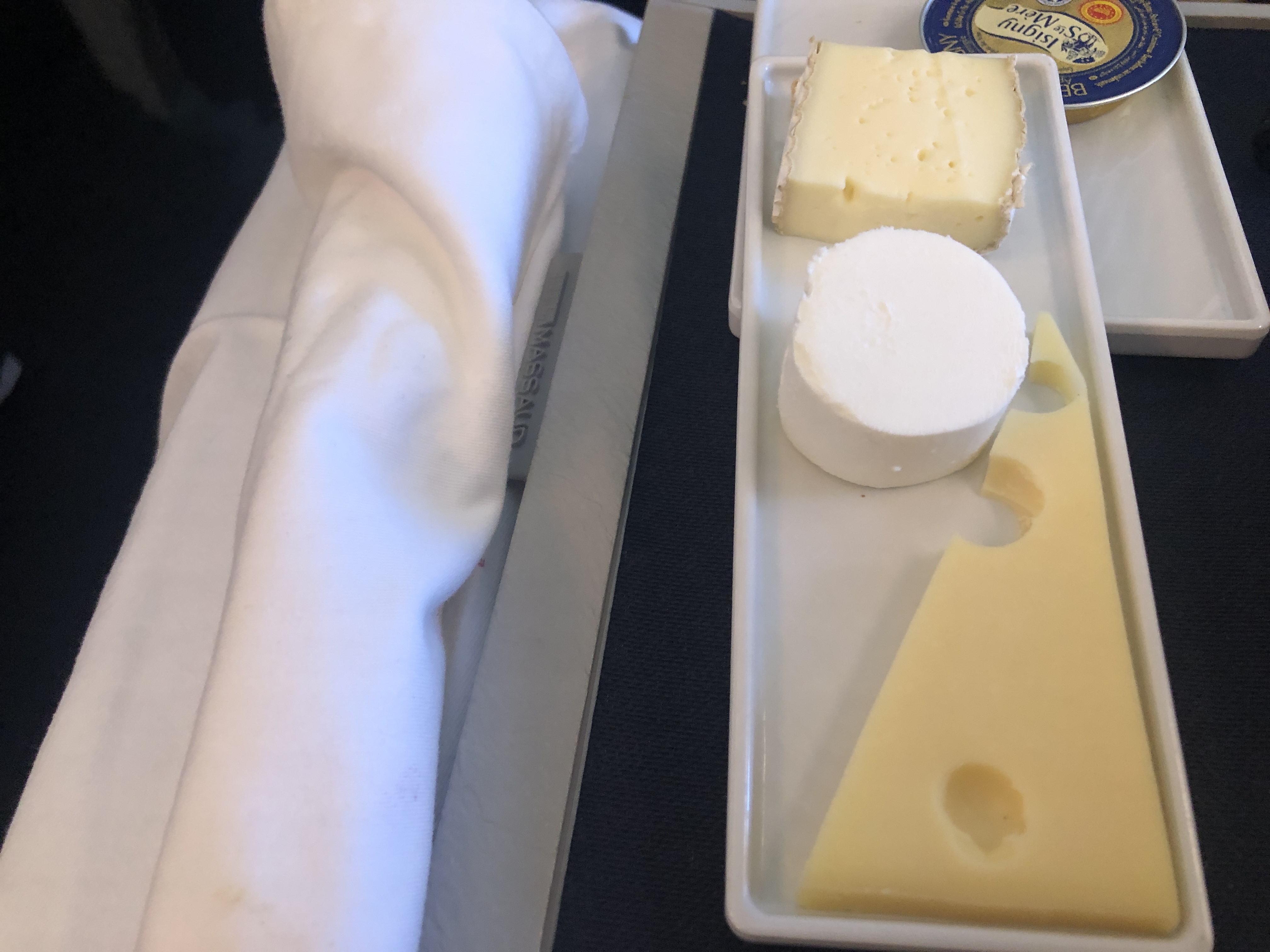 テーブルの上の食べ物
