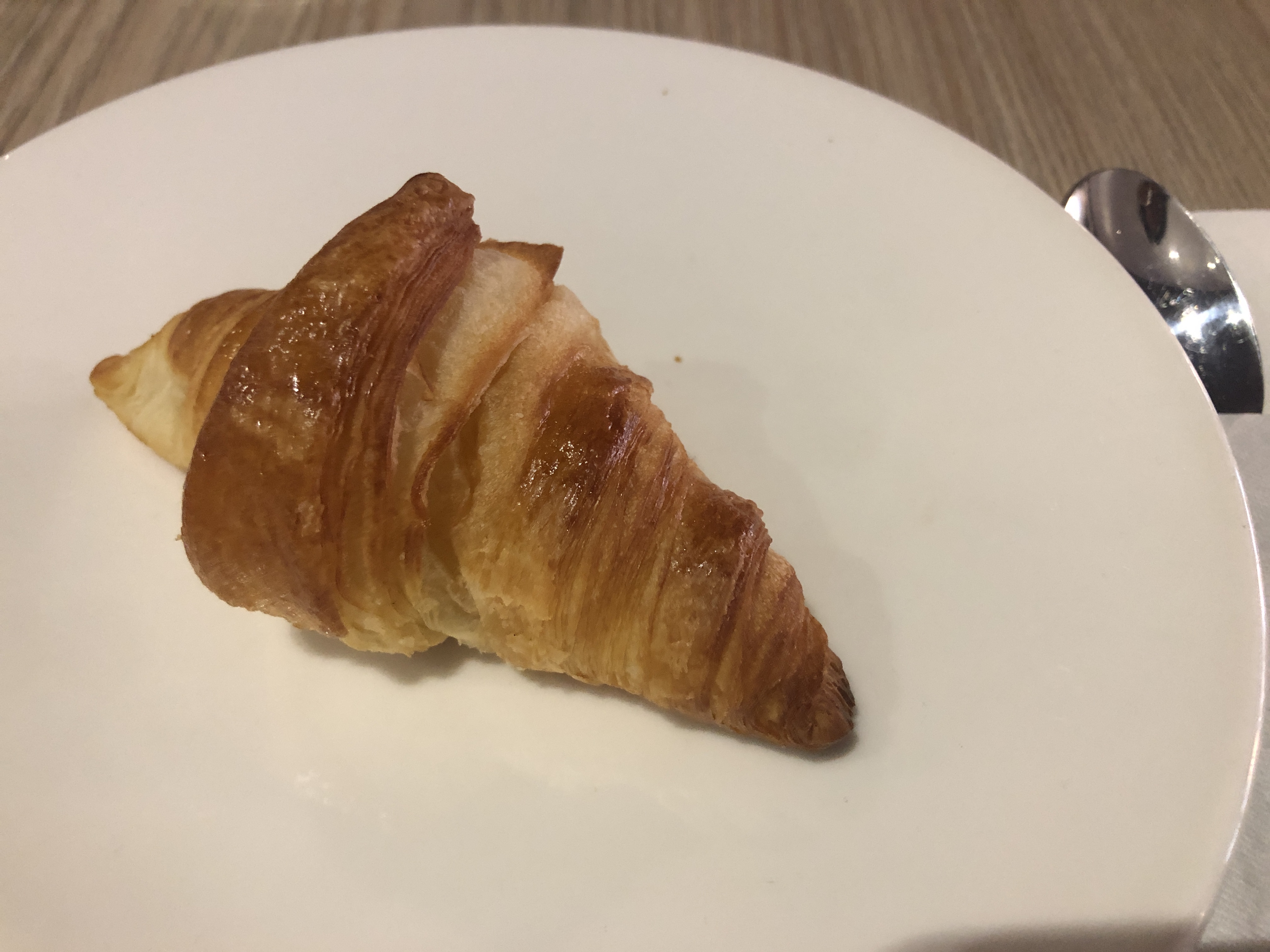 皿の上のパン