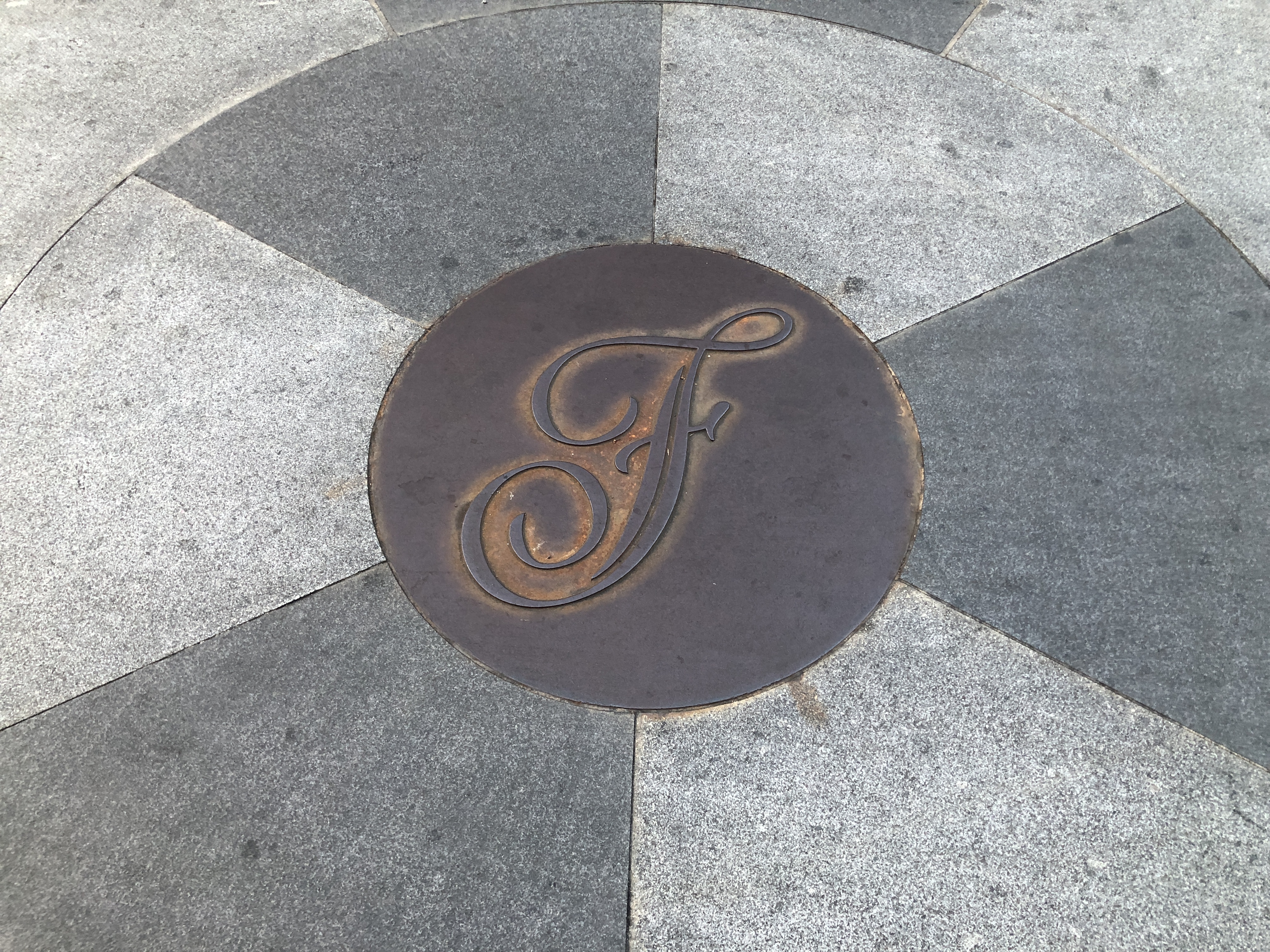 石の上に置かれている