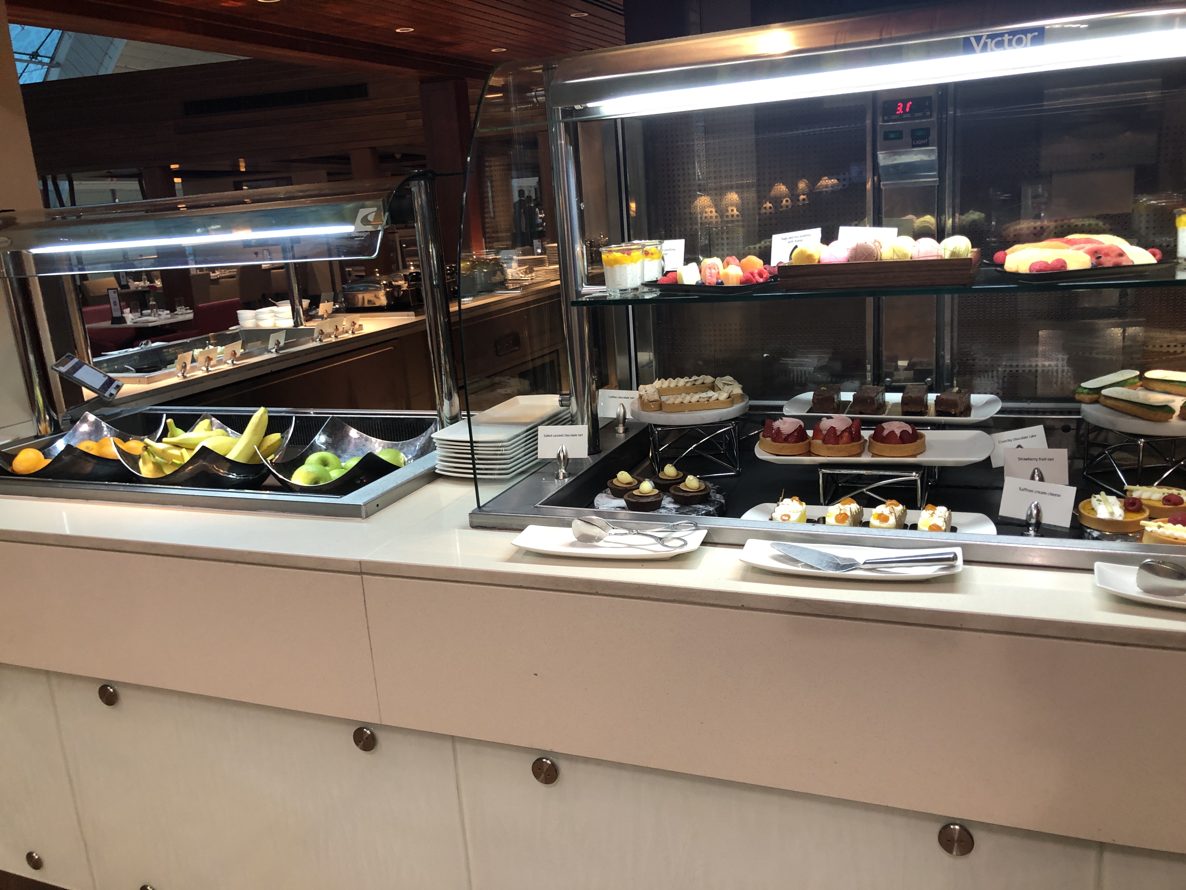 店のカウンターのキッチン
