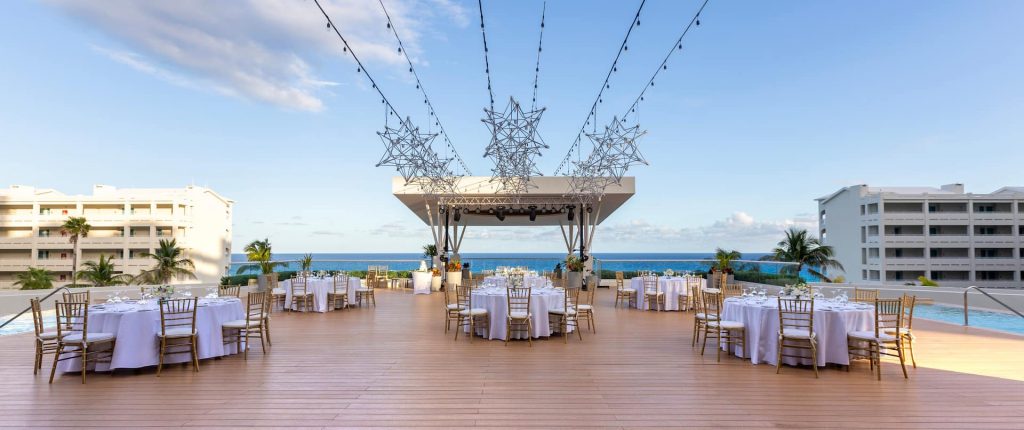 港に停泊した船