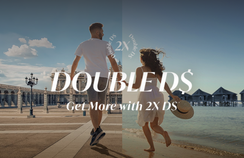 砂浜でフライングディスクをする男たち