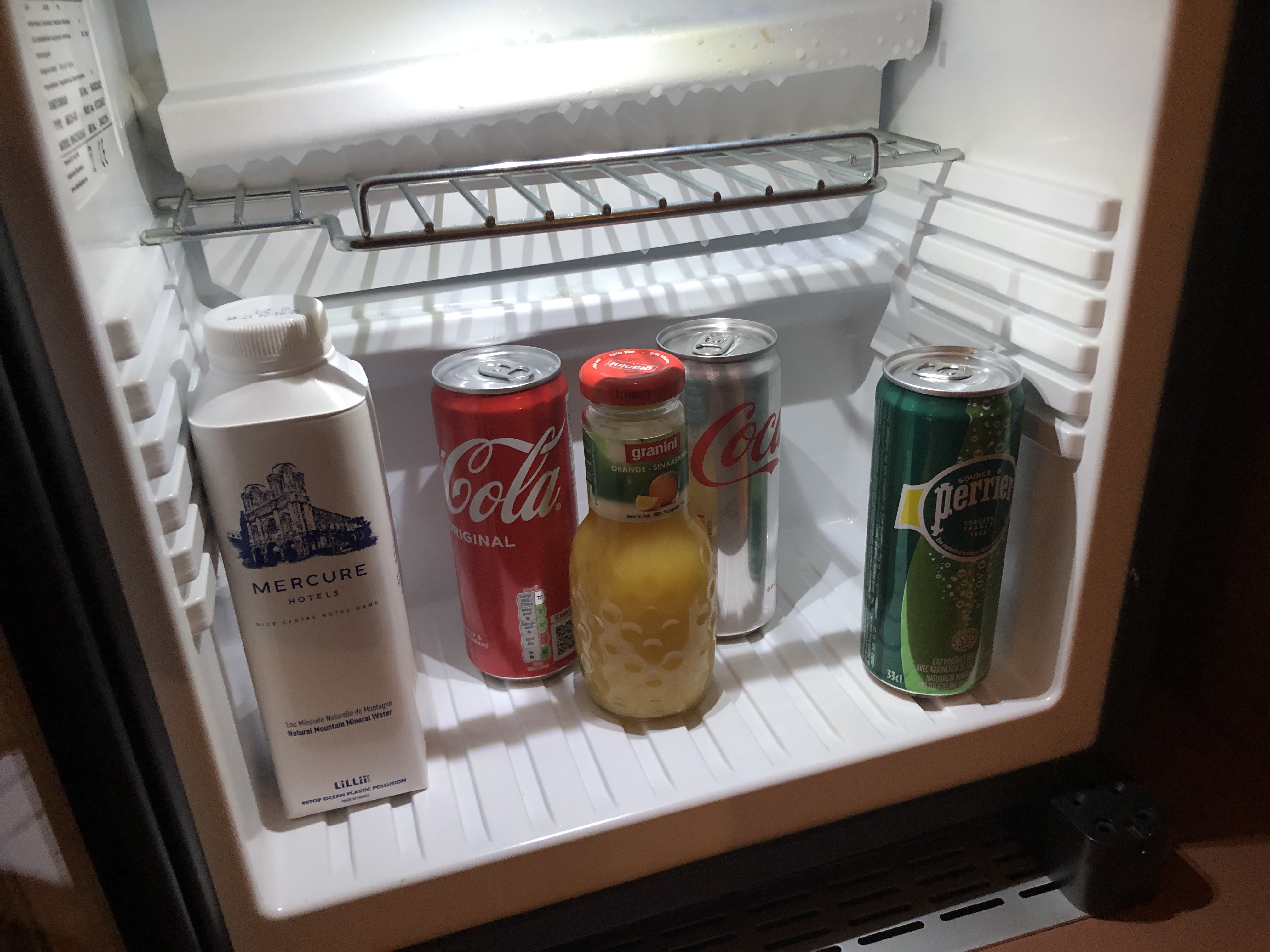 冷蔵庫の中に入っているビール