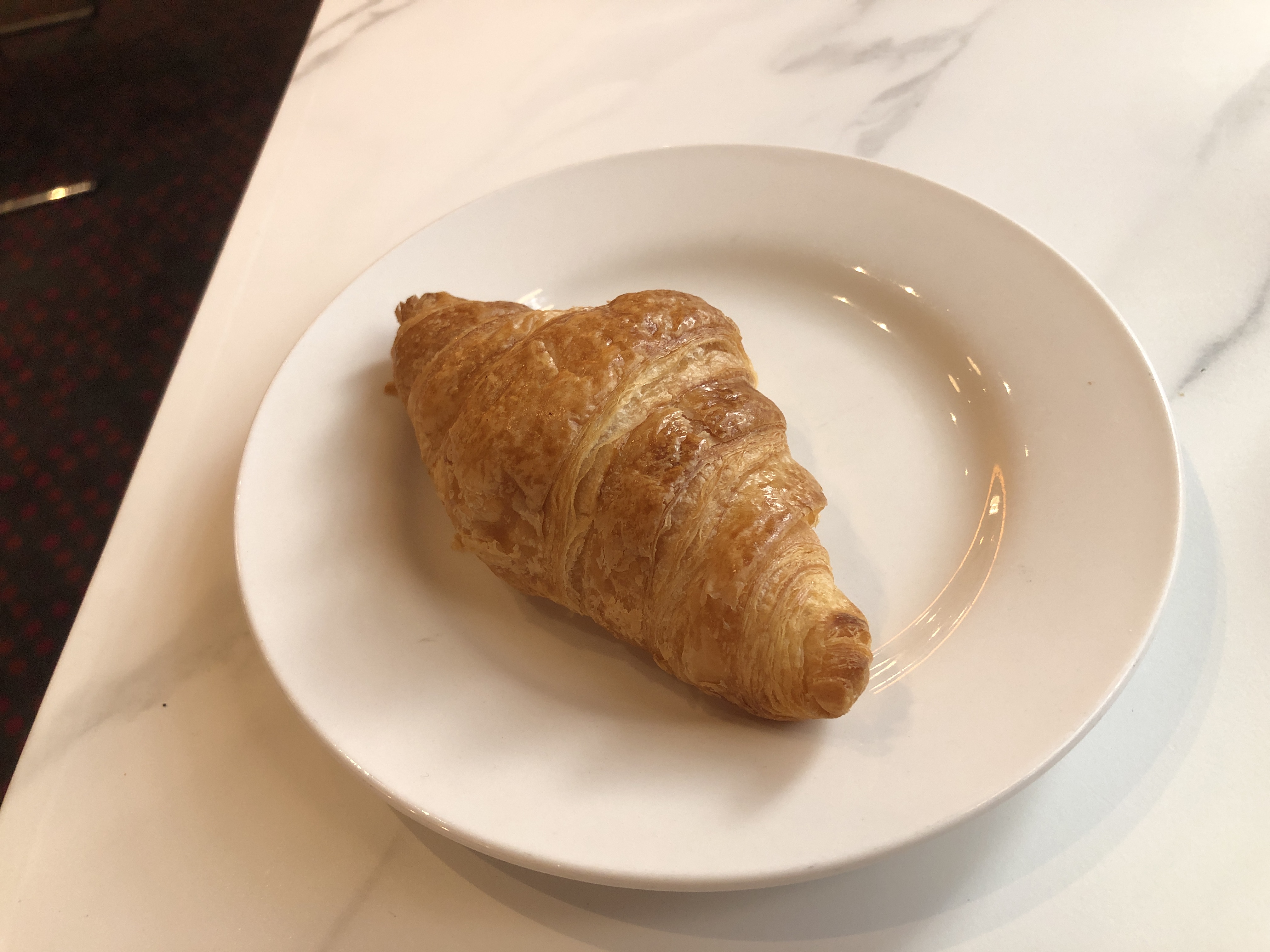 皿の上の食べ物