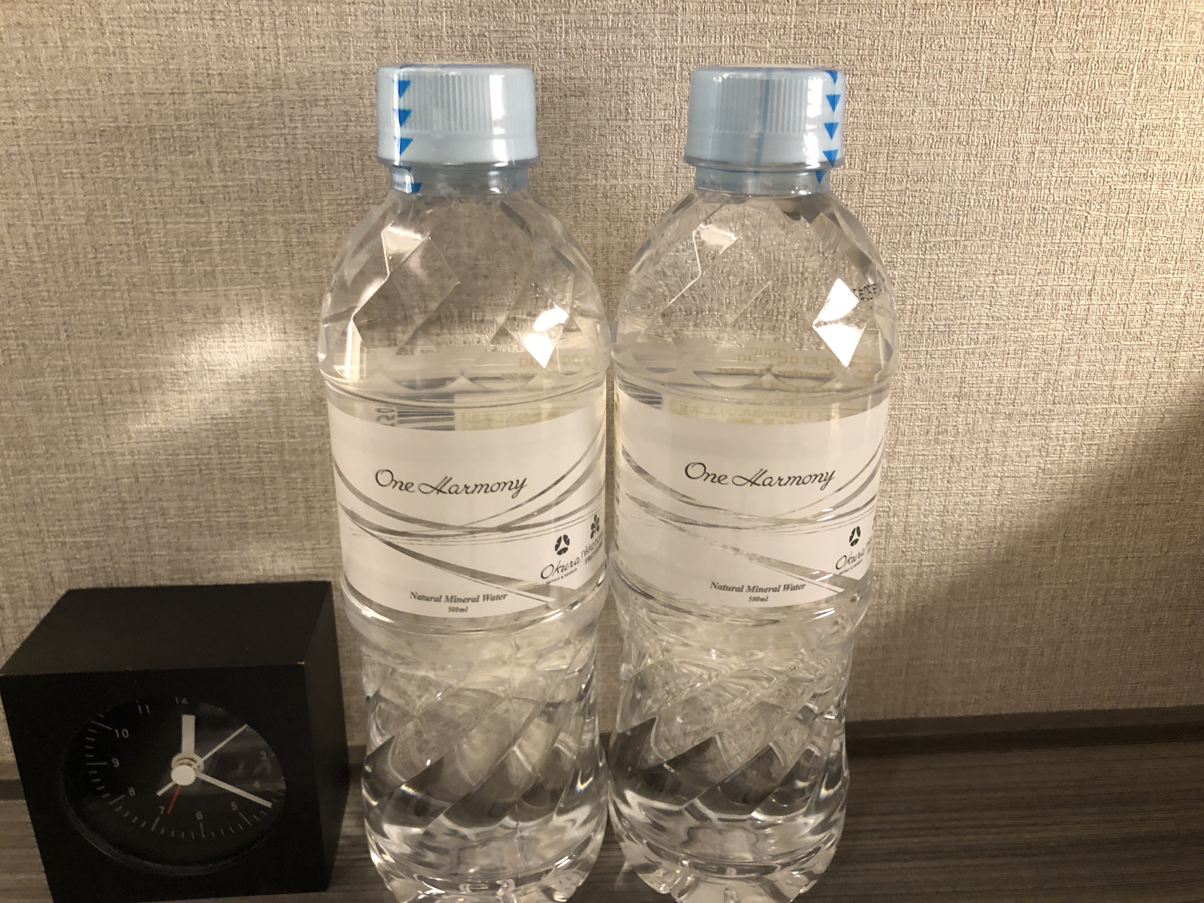 水のボトル