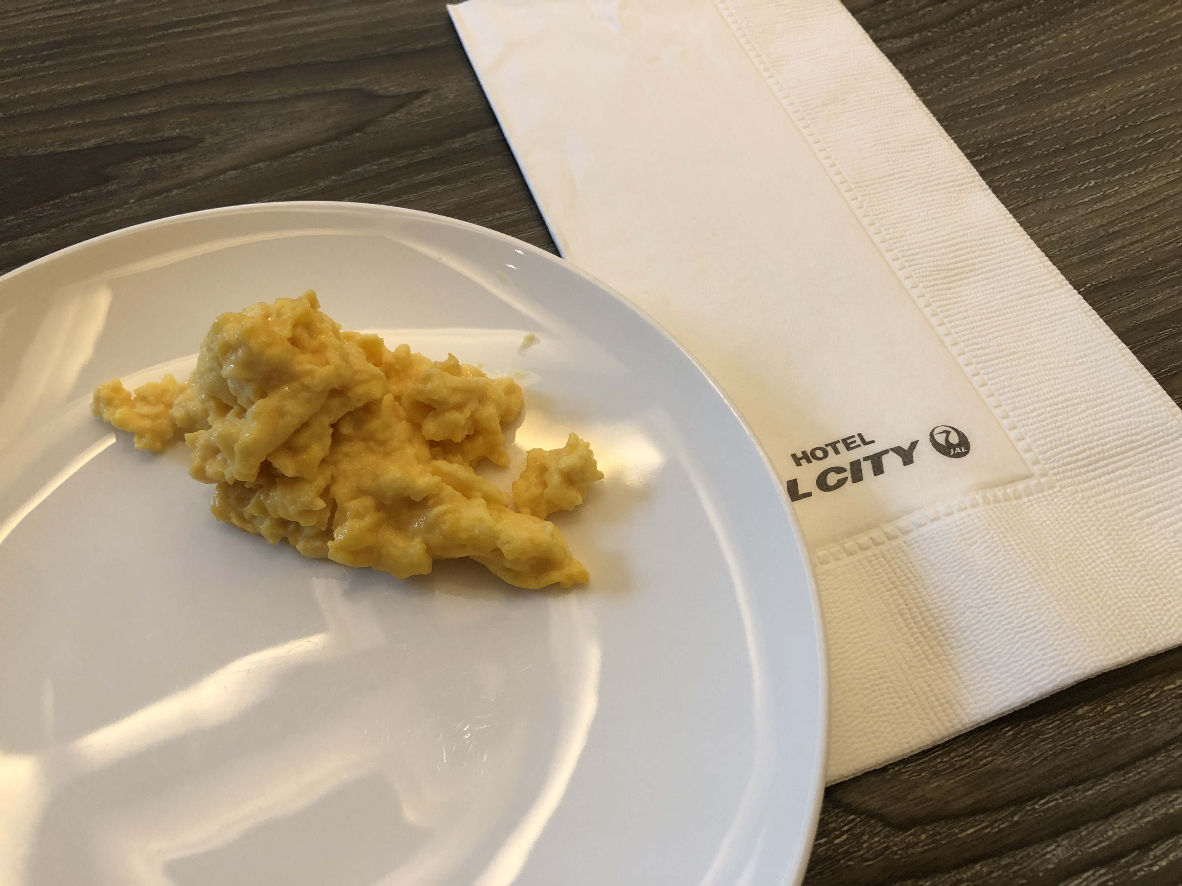 皿の上の食べ物