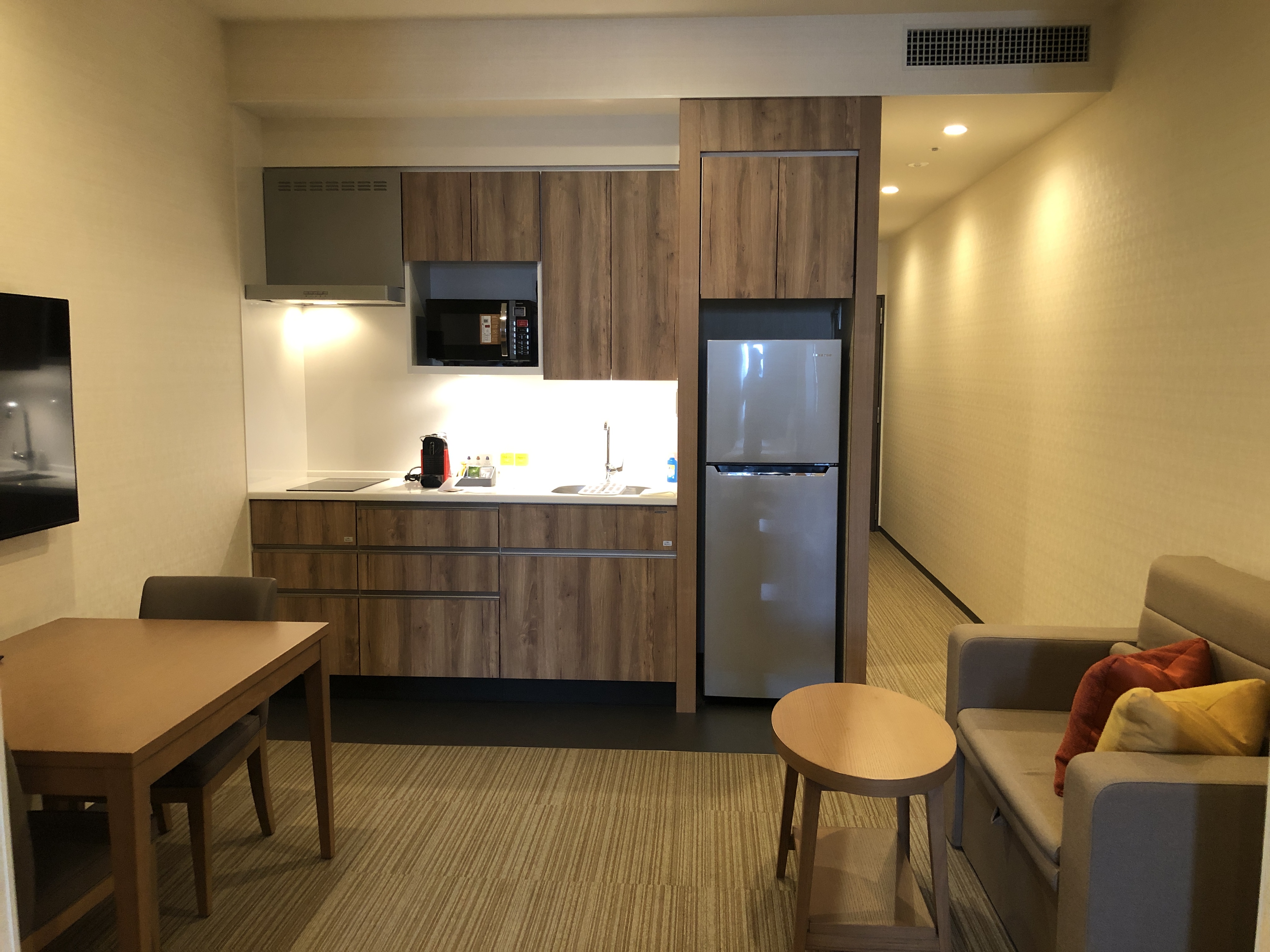 部屋に備え付けている様々な家具