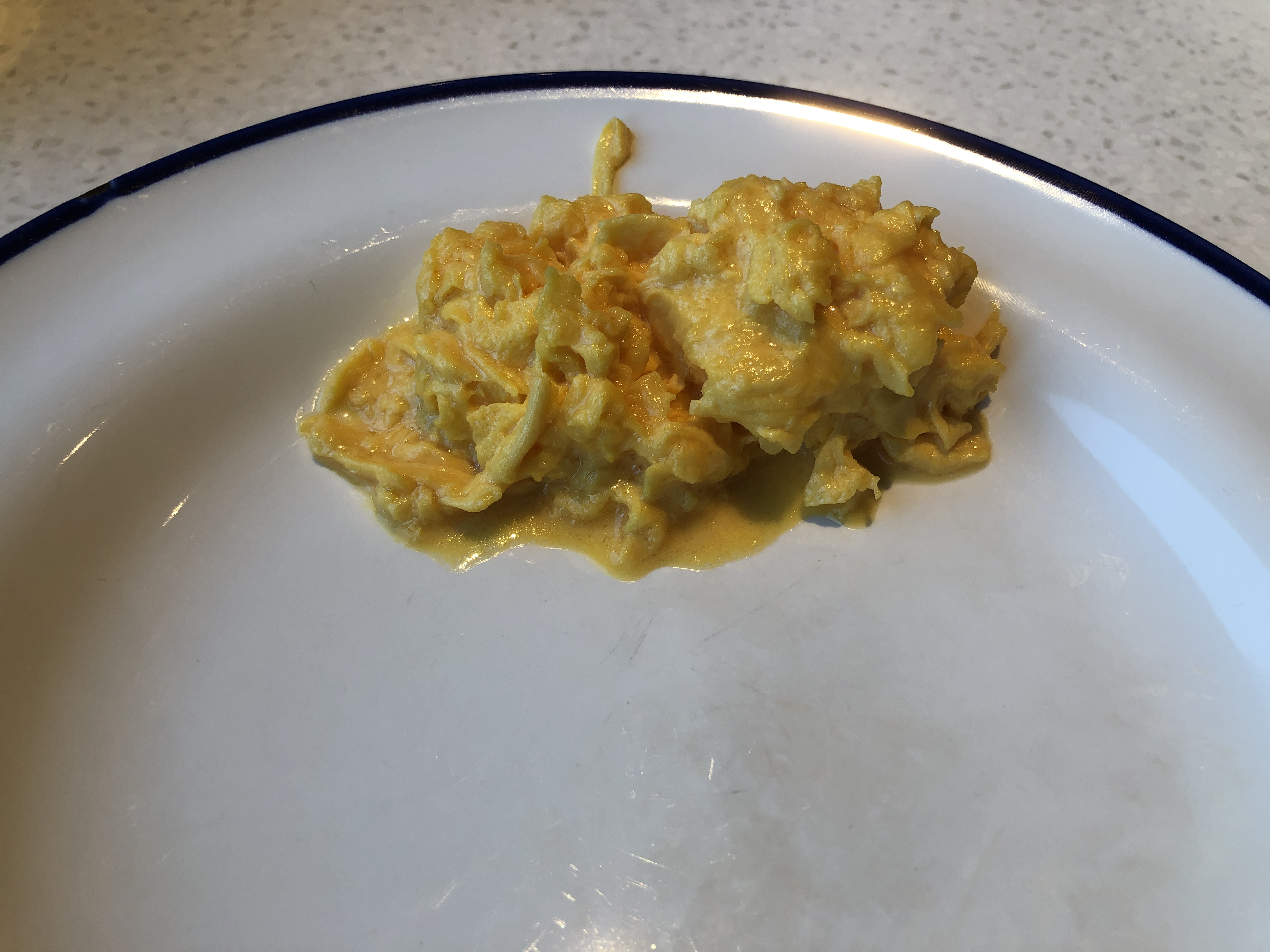皿の上の食べ物
