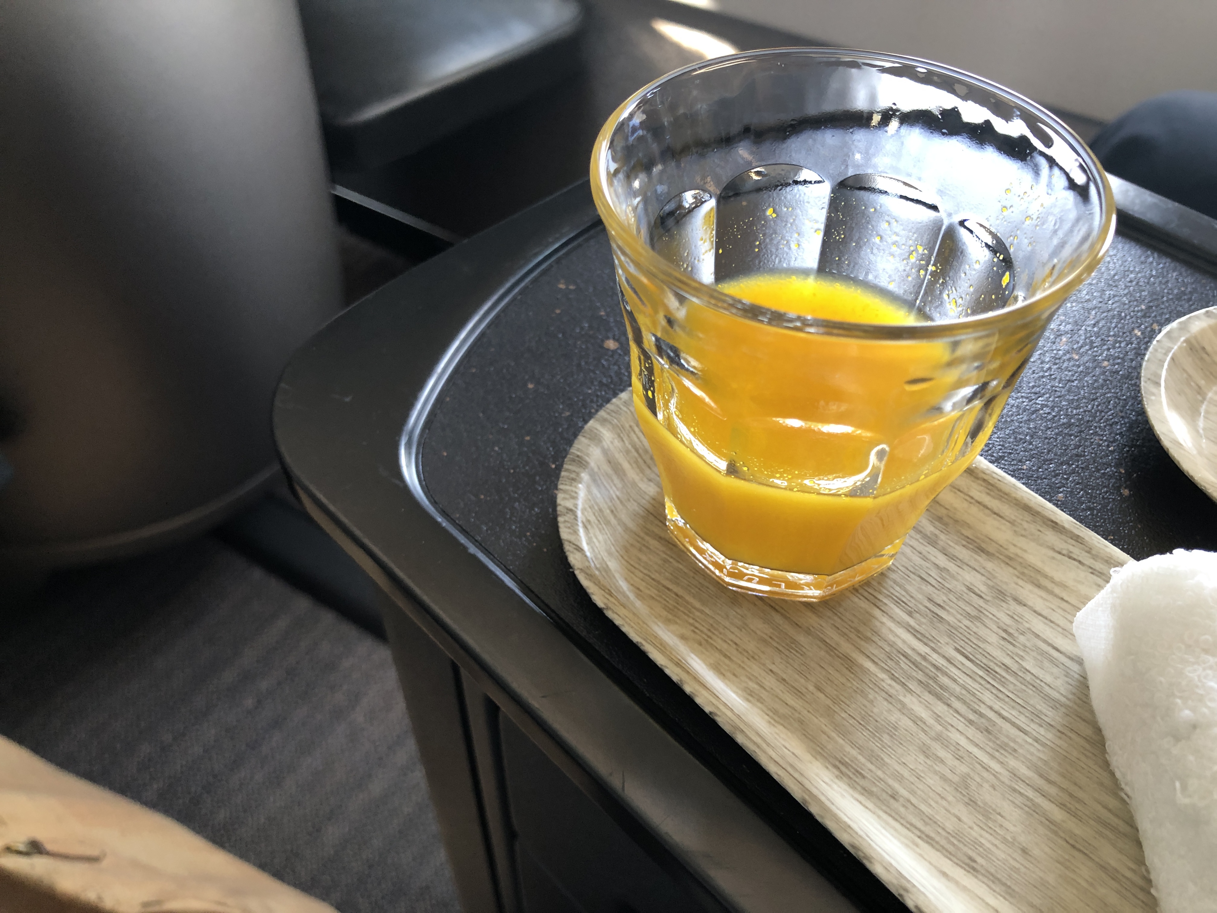 カップに入った飲み物