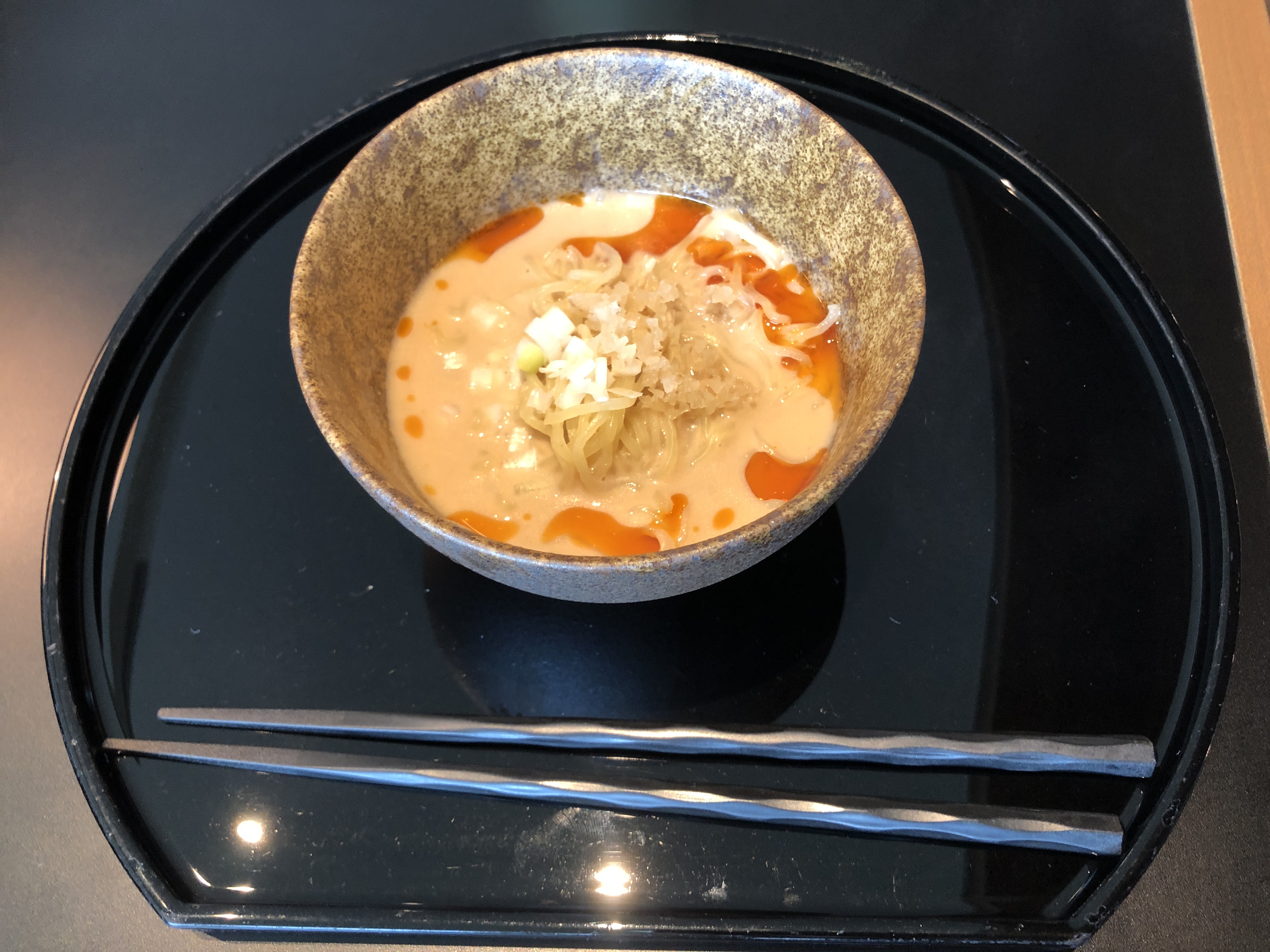 ボウルに盛られた食べ物