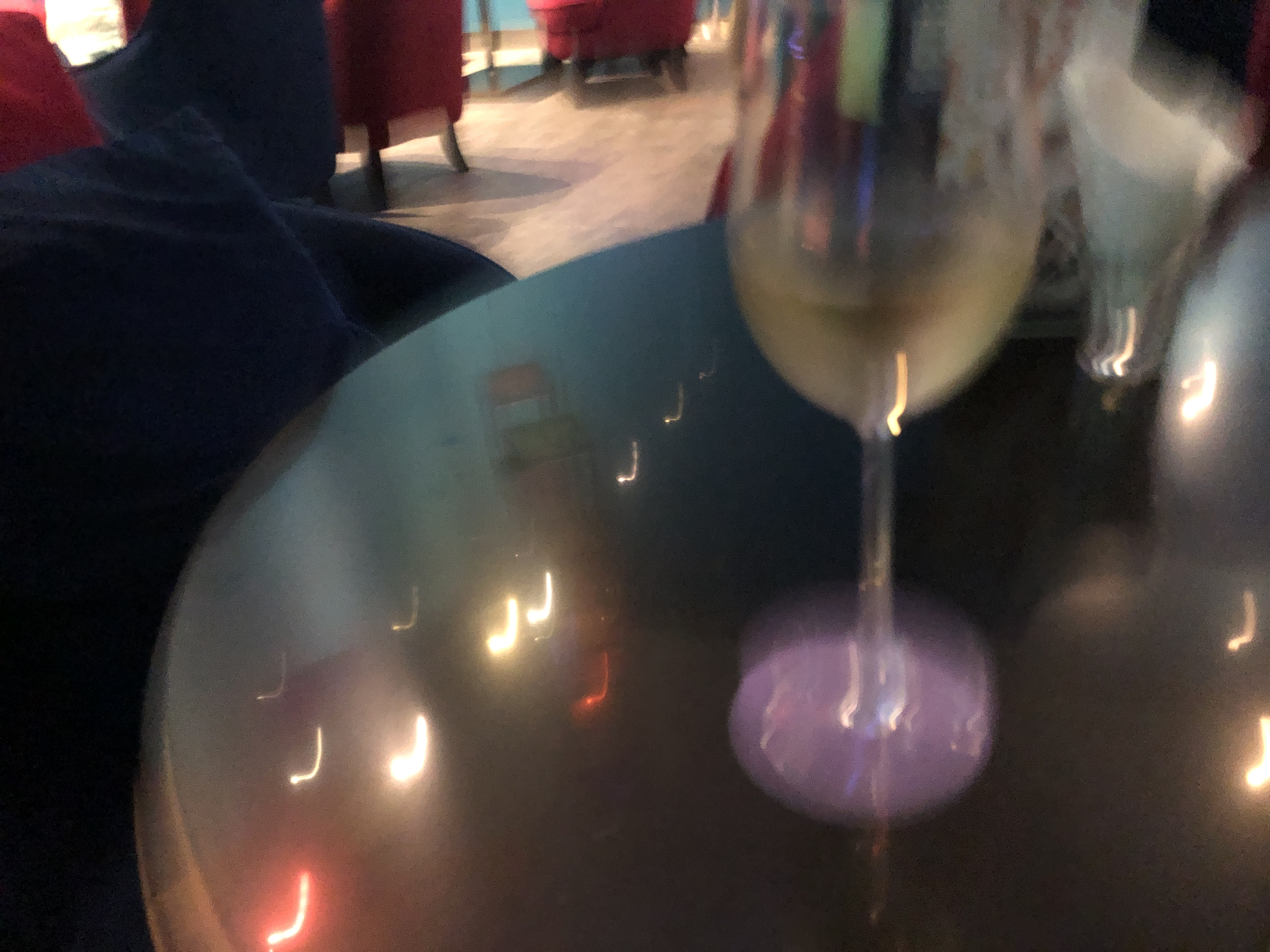 ワインとワイングラス