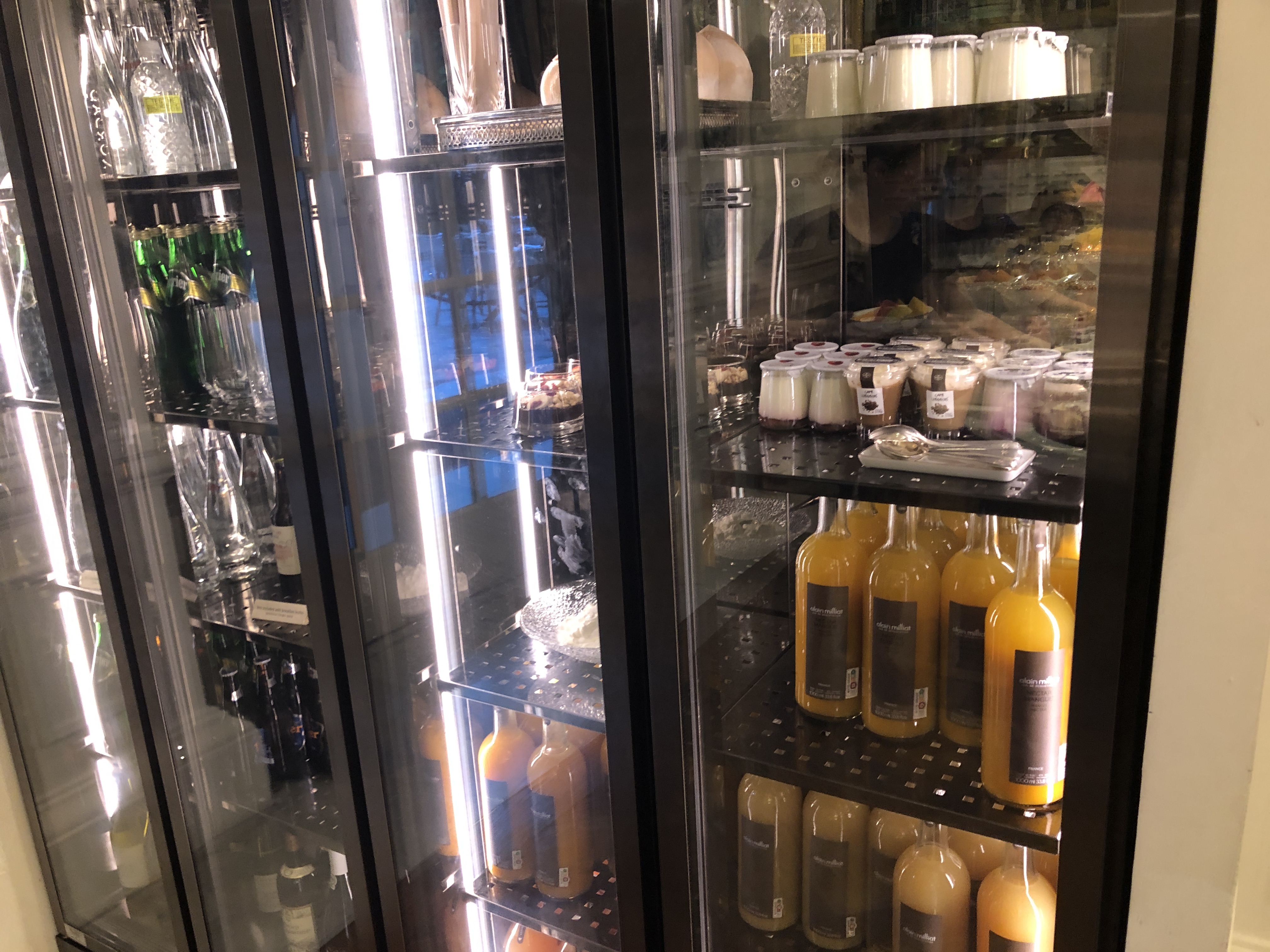 冷蔵庫の中のビール