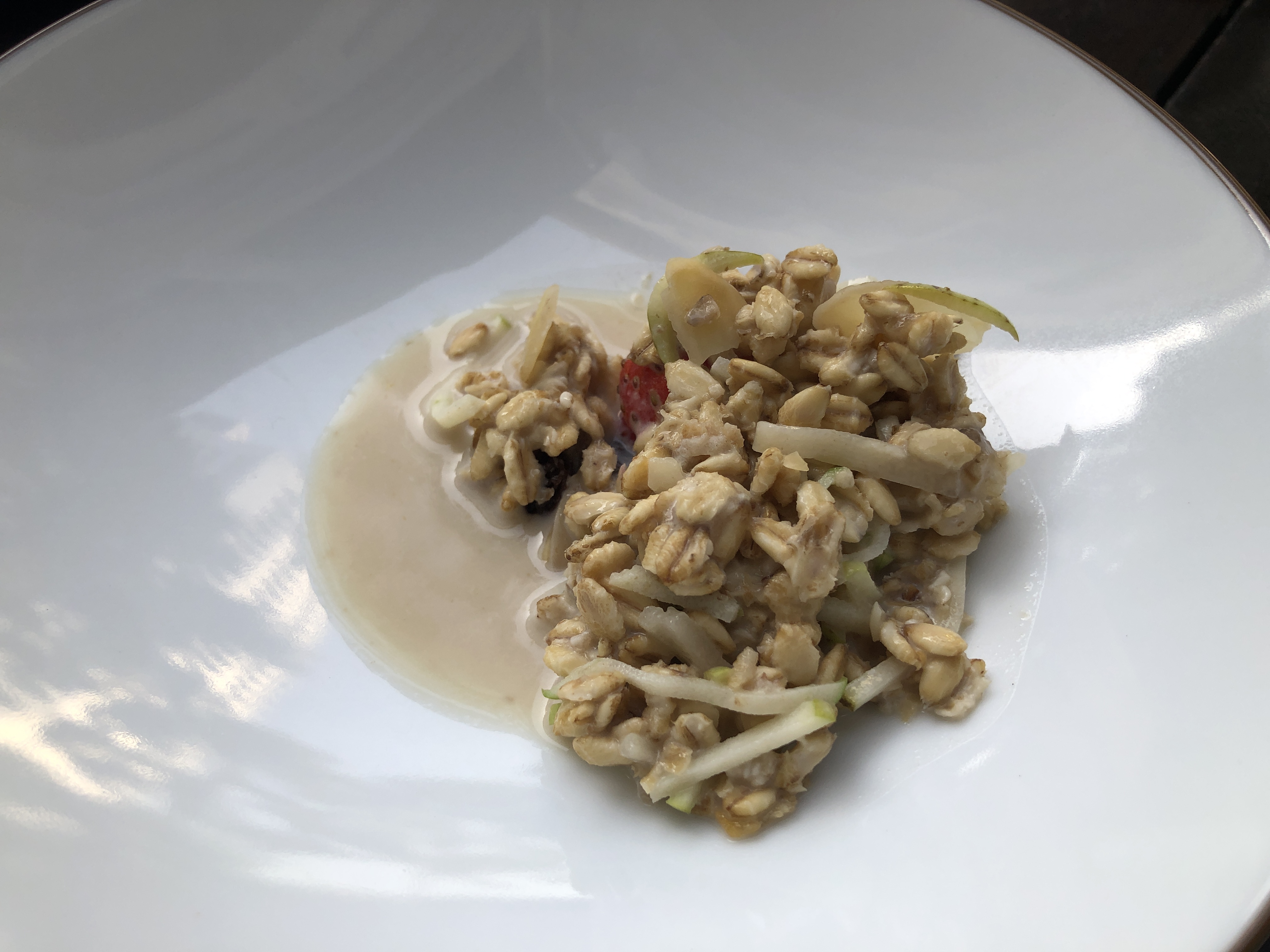 皿に盛られたパスタ料理