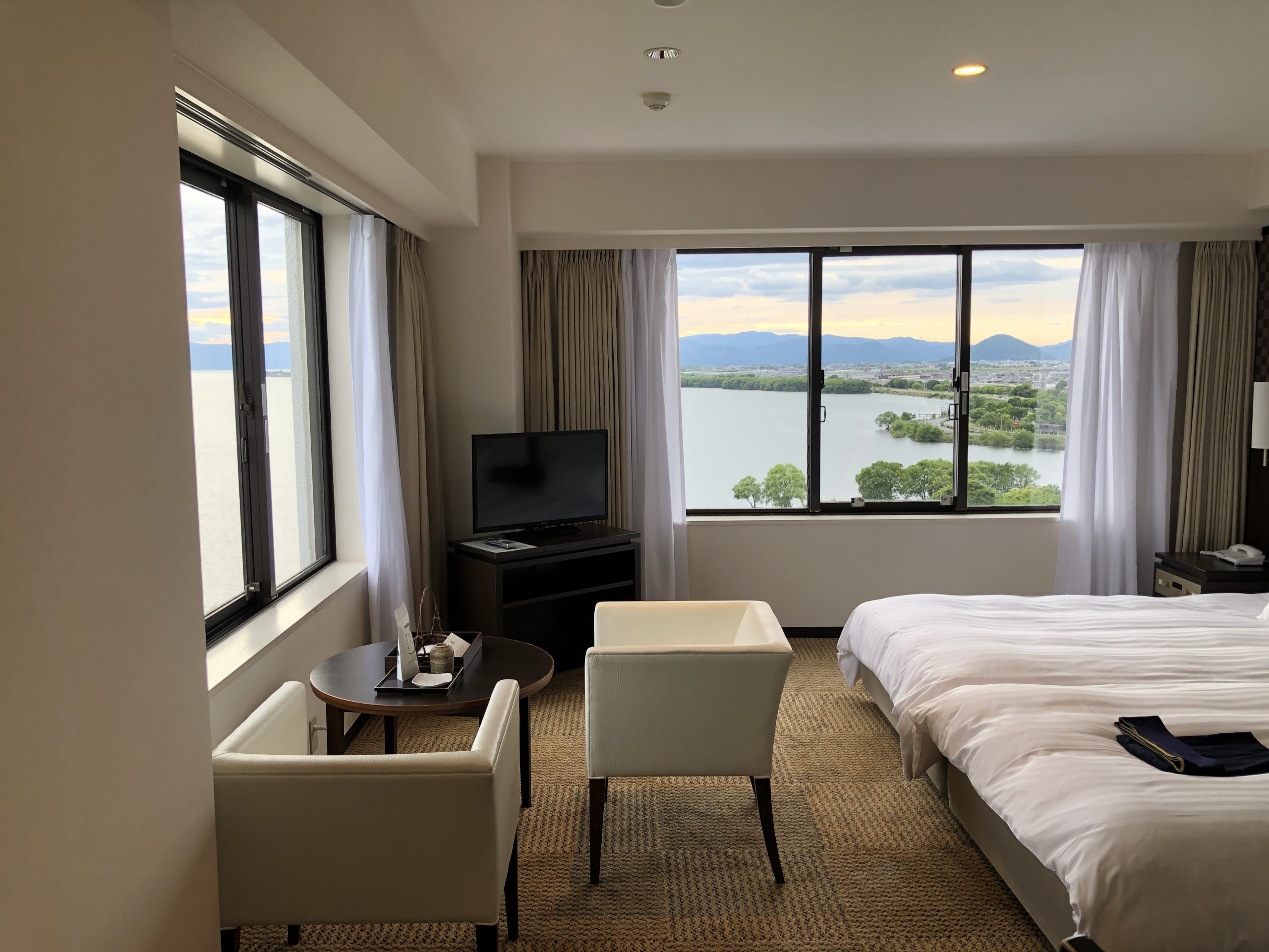 Hotel Review :  グランドメルキュール琵琶湖 リゾート&スパ (Grand Mercure Lake Biwa)
