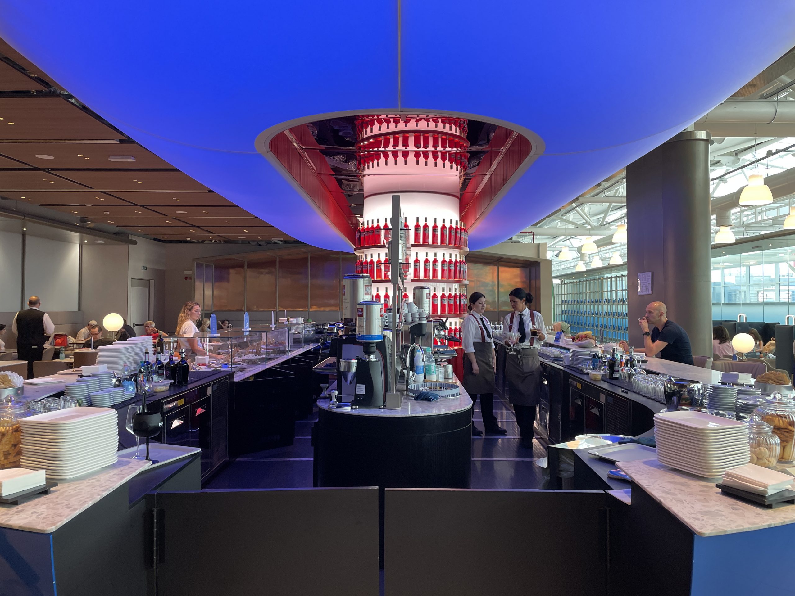 Lounge review : ローマ・フィウミチーノ空港(FCO) ITAエアウェイズ(AZ) ハンガーラウンジ(シェンゲン内)
